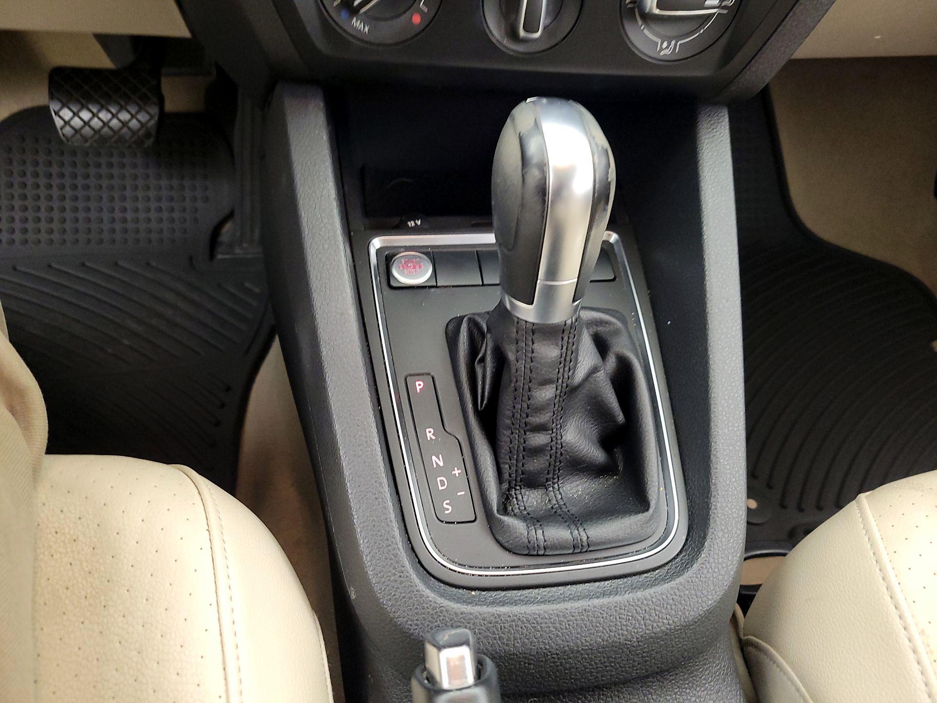 Thumbnail: 2016 Volkswagen Jetta - 17