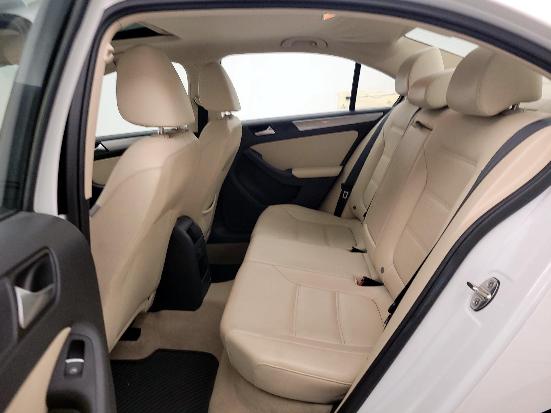 Thumbnail: 2016 Volkswagen Jetta - 20
