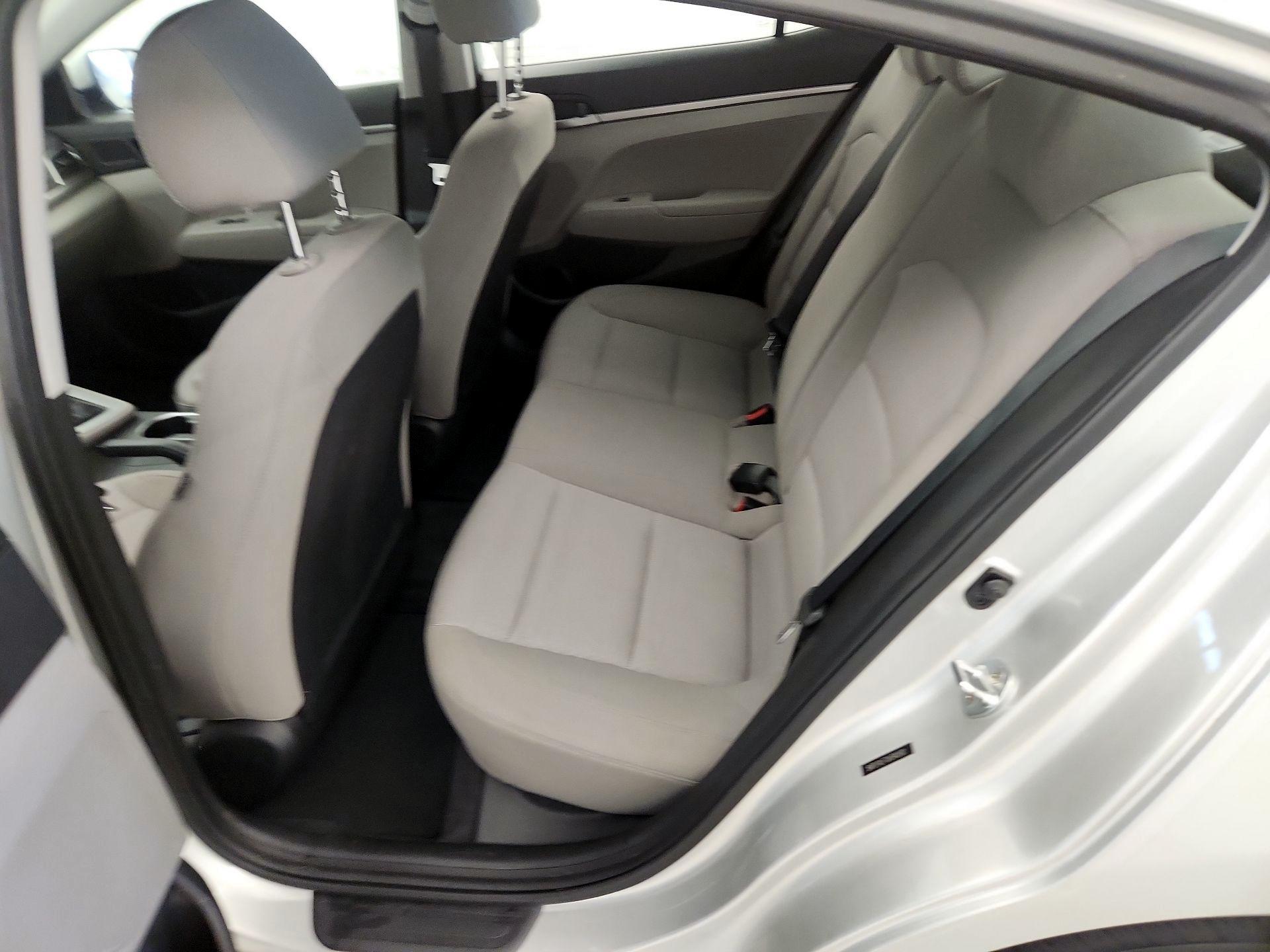 Thumbnail: 2018 Hyundai Elantra - 17