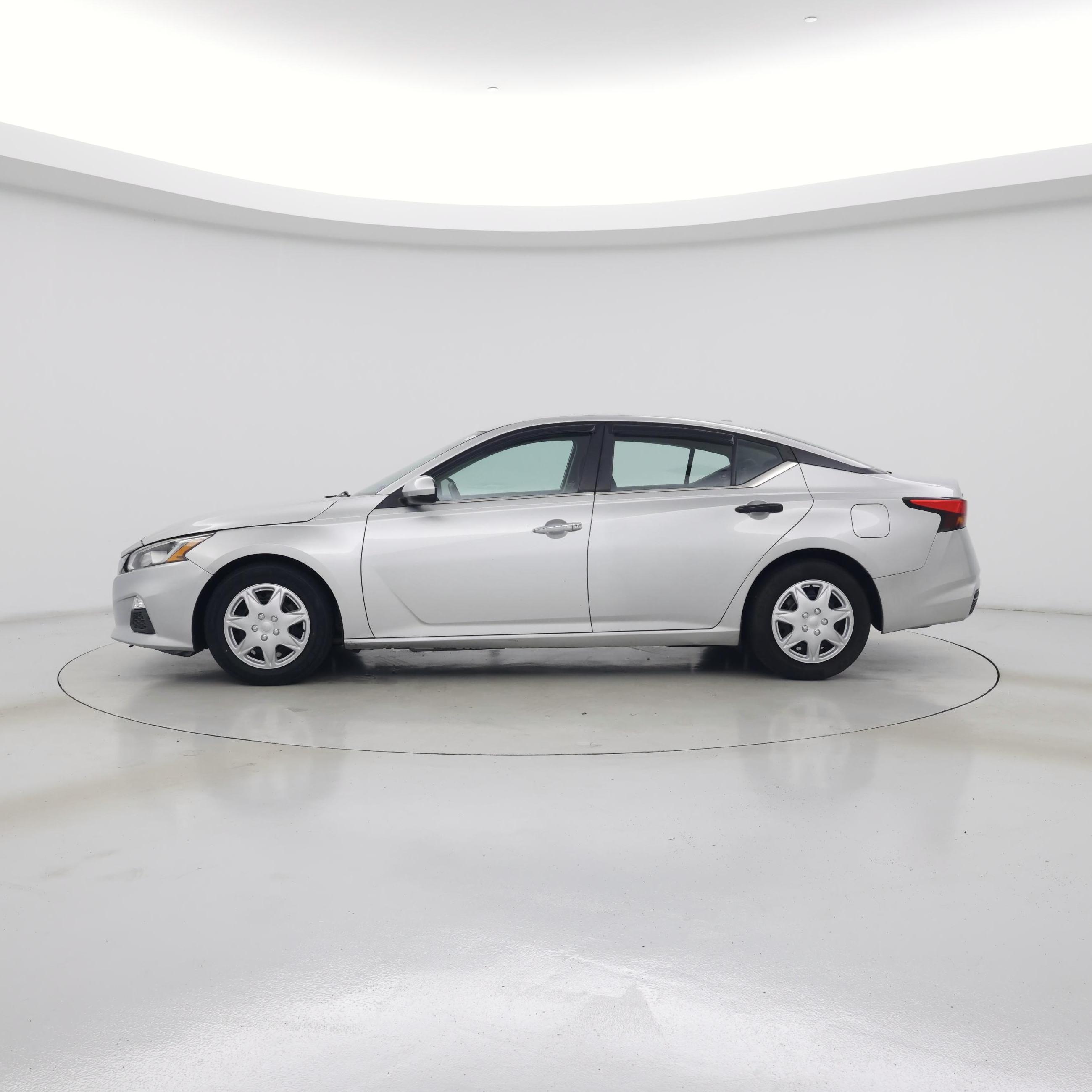 Thumbnail: 2020 Nissan Altima - 3