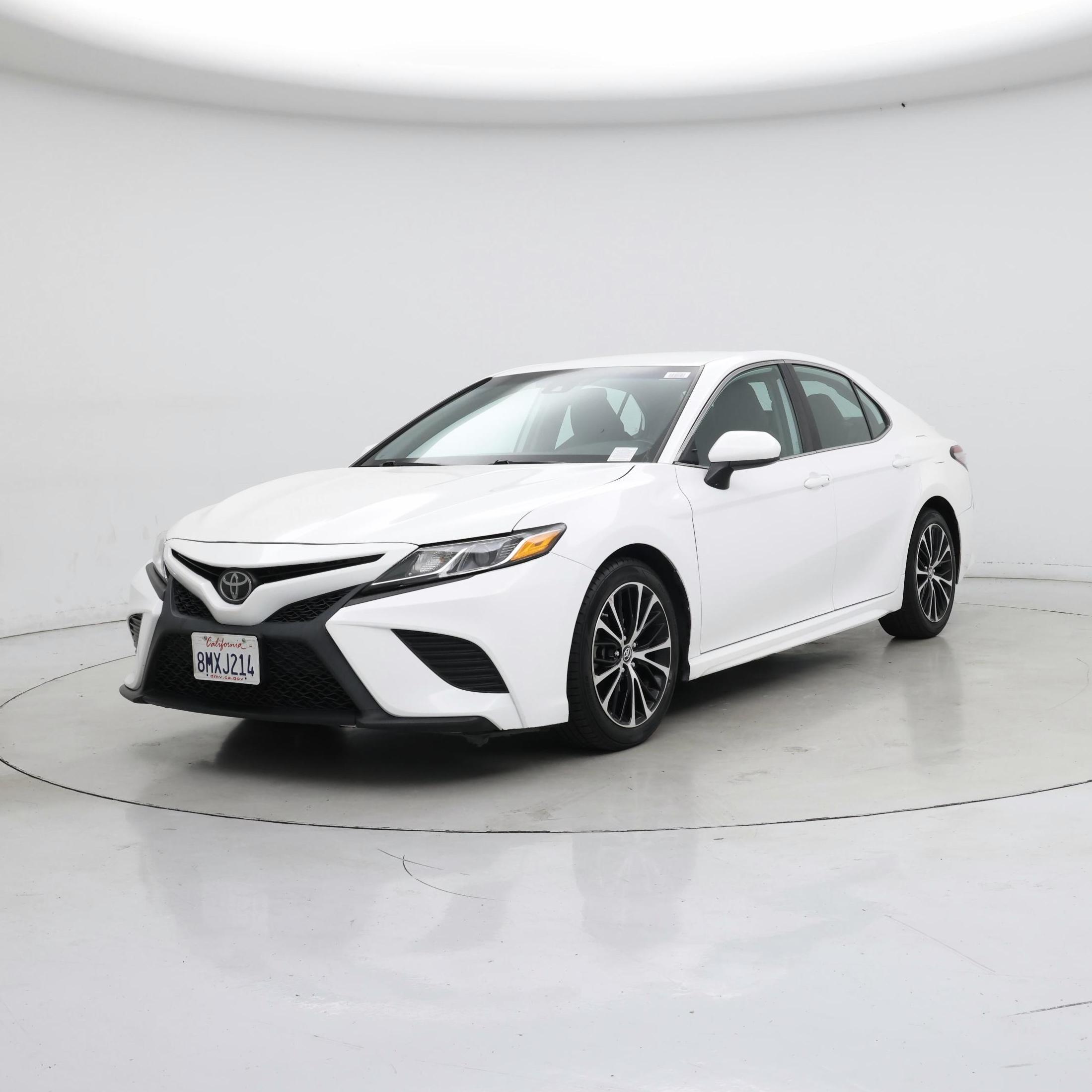 Thumbnail: 2019 Toyota Camry - 4