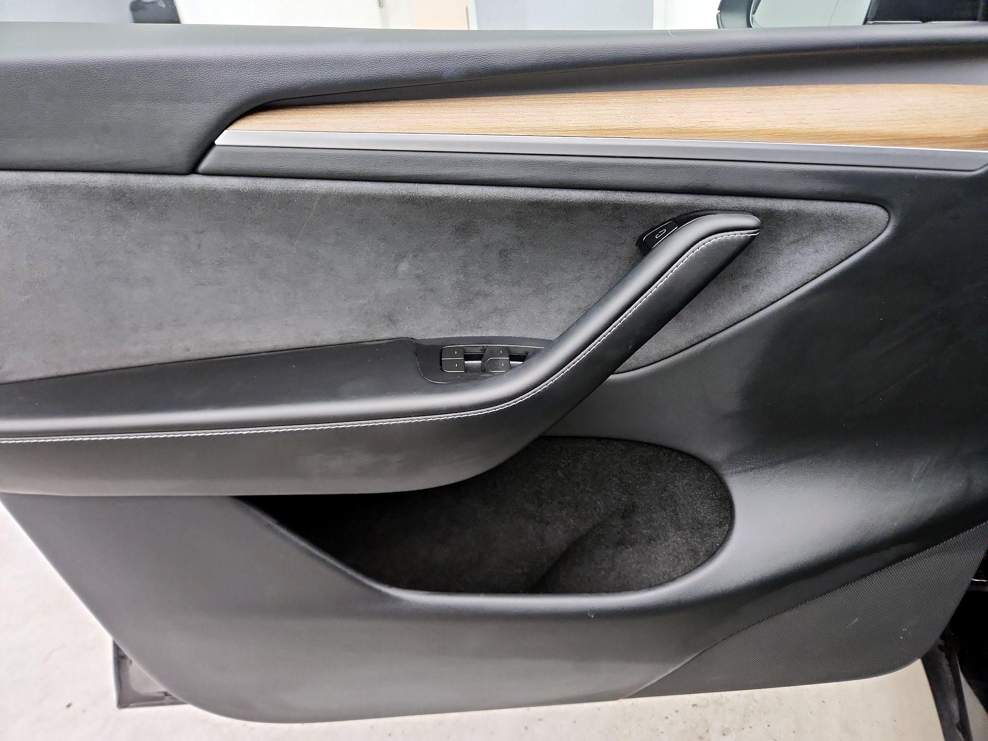 Thumbnail: 2023 Tesla Model Y - 12