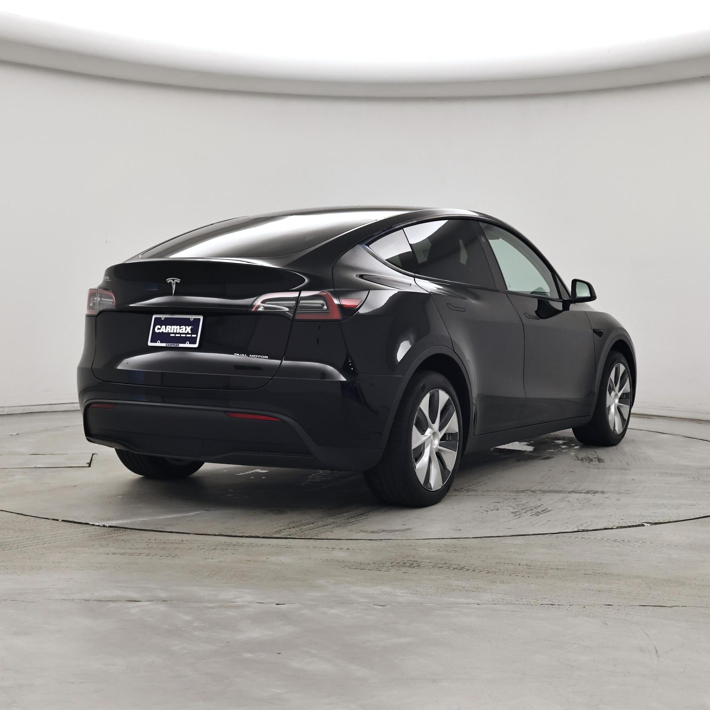 Thumbnail: 2023 Tesla Model Y - 8