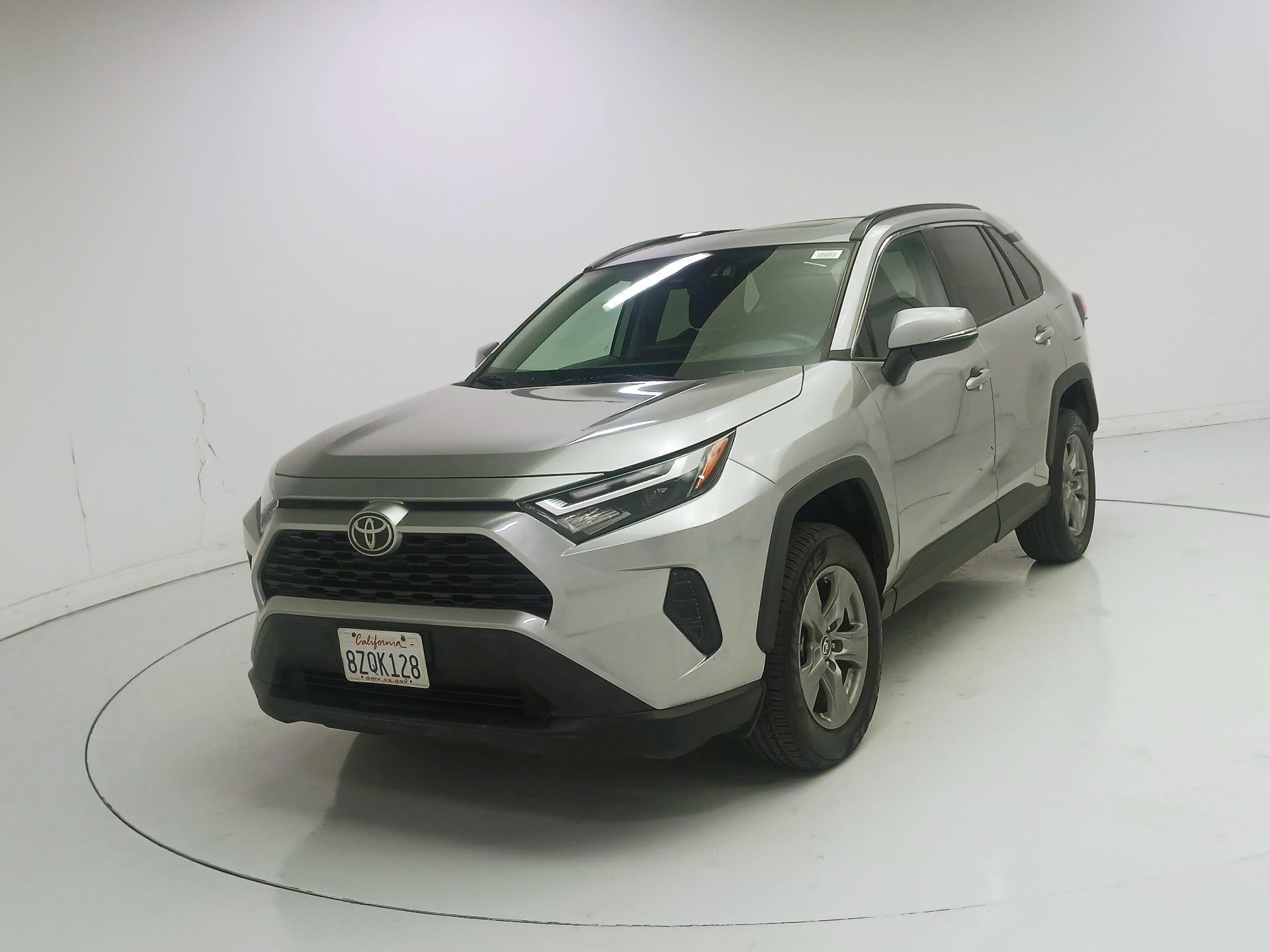 Thumbnail: 2022 Toyota RAV4 - 3
