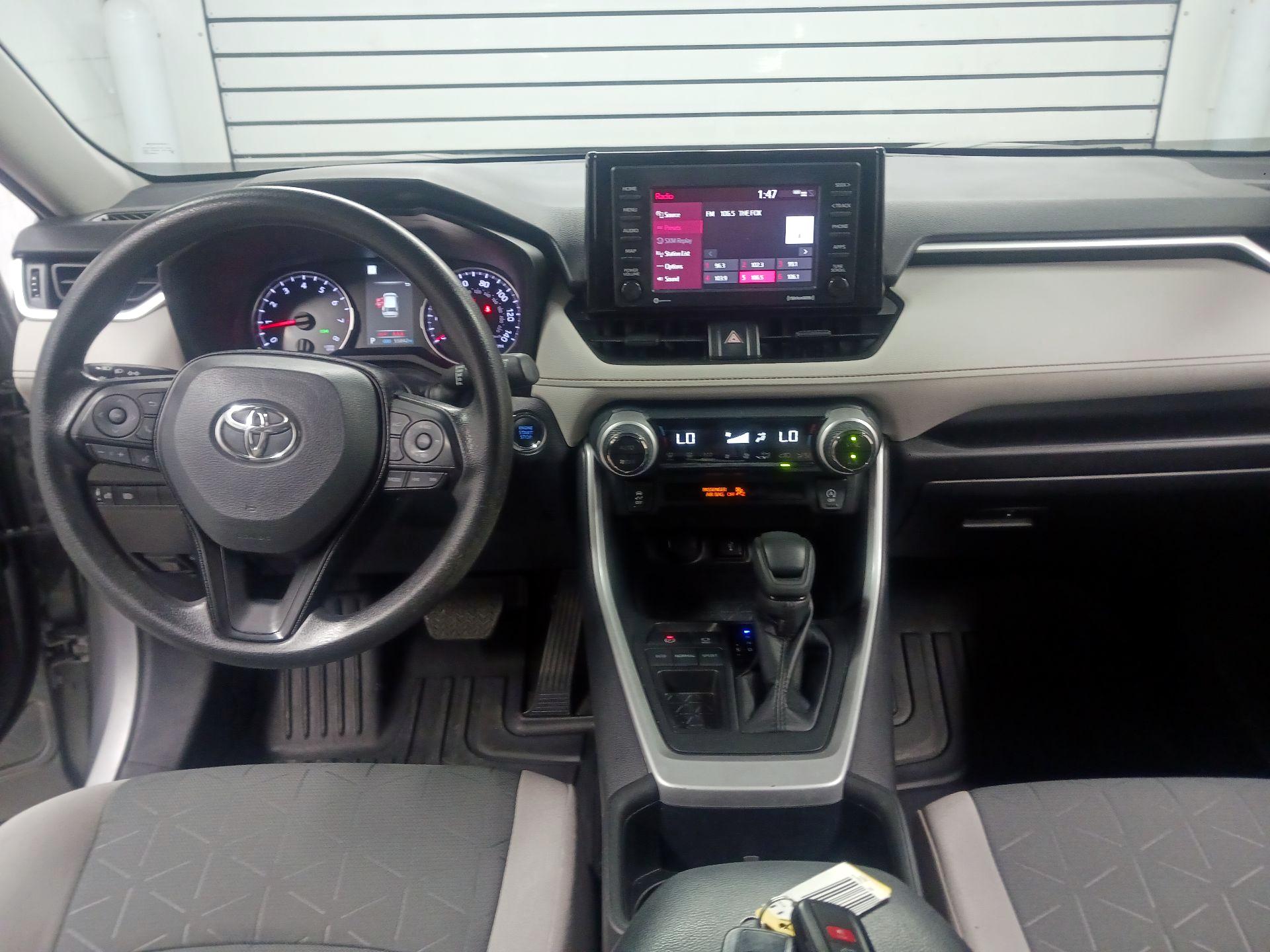 Thumbnail: 2022 Toyota RAV4 - 8