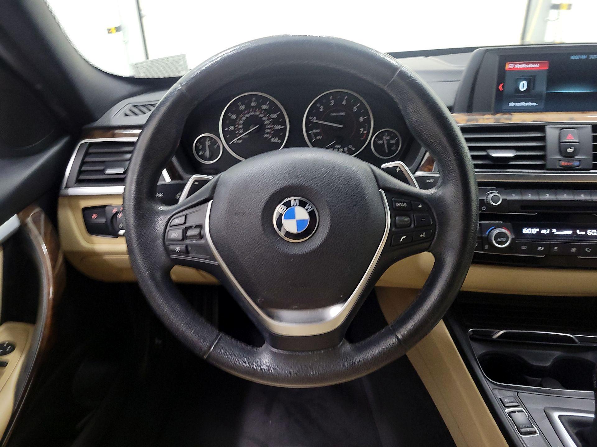 Thumbnail: 2018 BMW 3 Series - 10