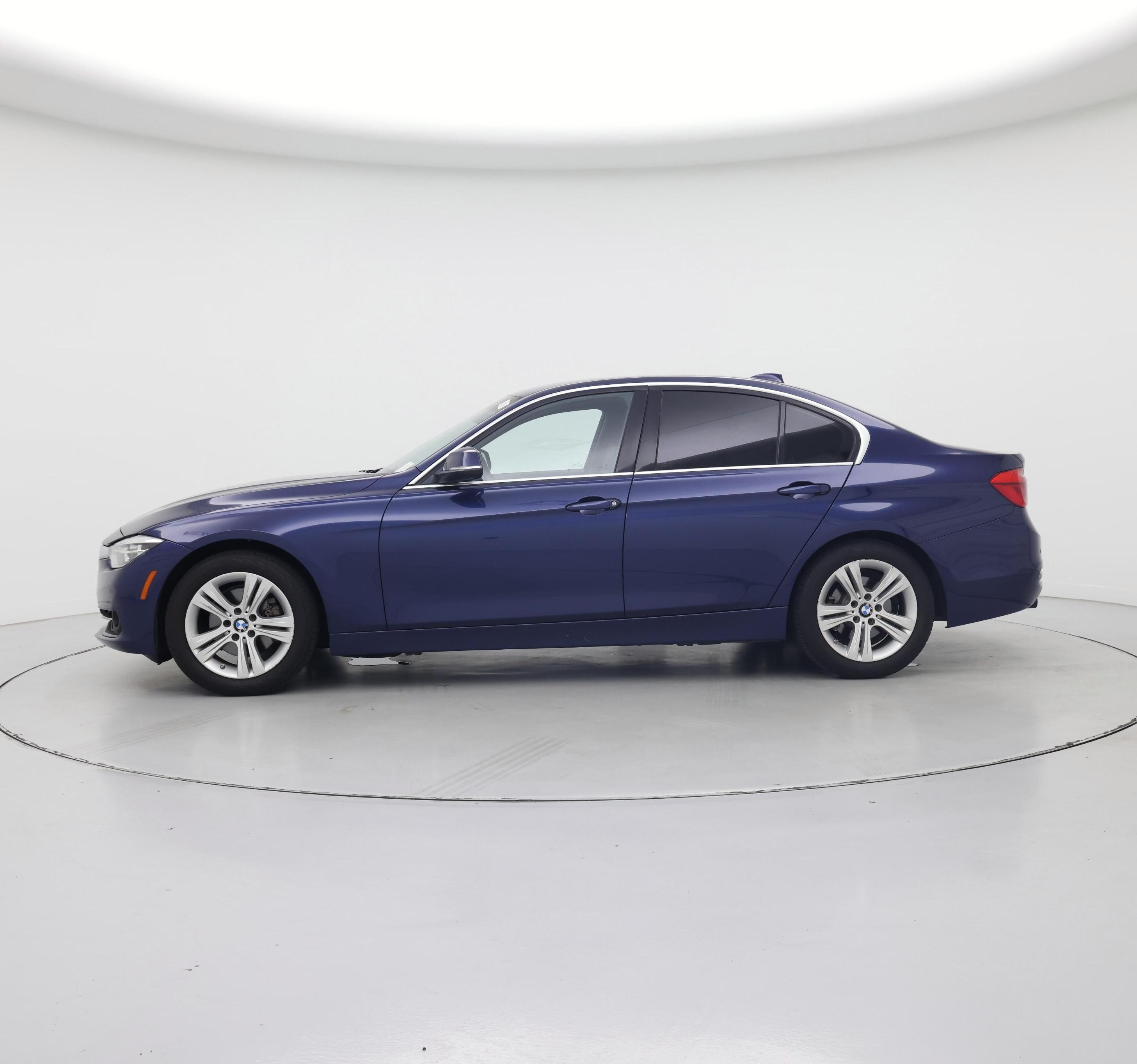 Thumbnail: 2018 BMW 3 Series - 3