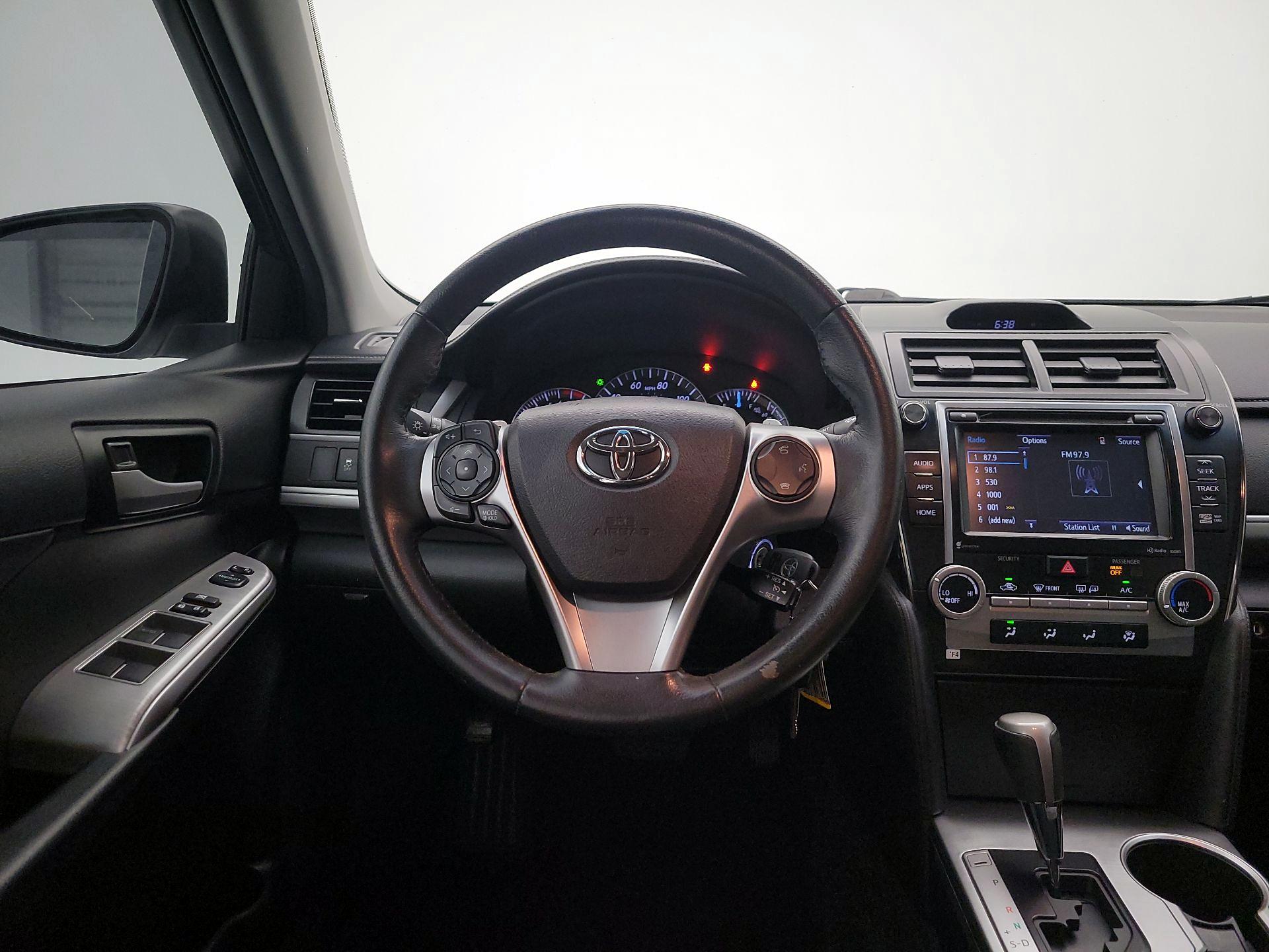 Thumbnail: 2014 Toyota Camry - 10