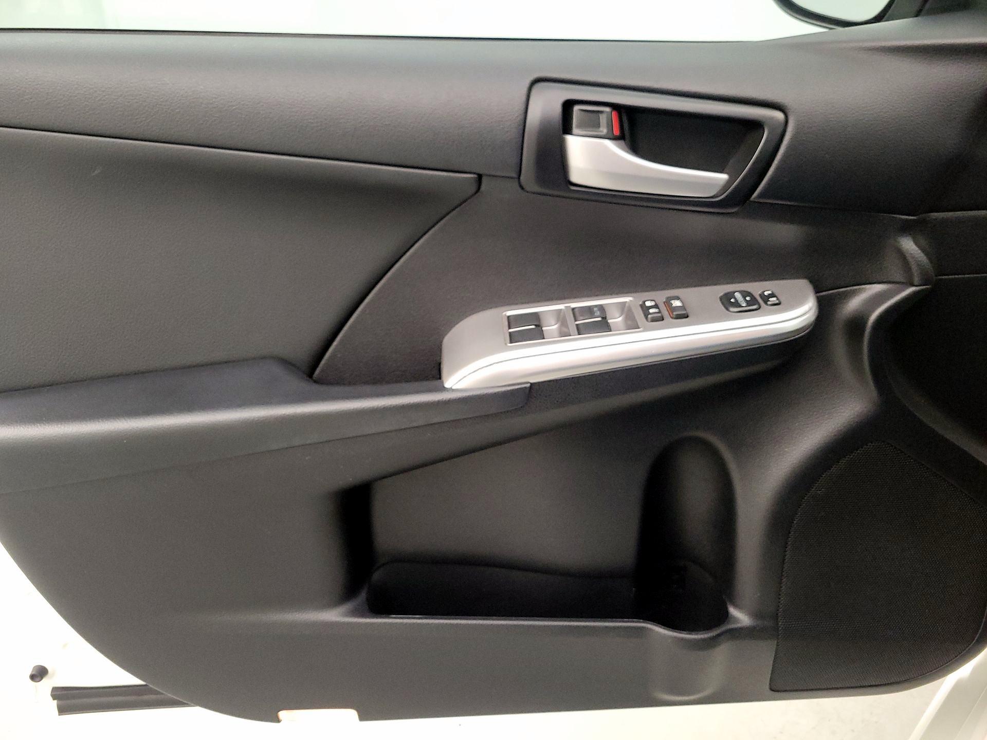 Thumbnail: 2014 Toyota Camry - 12