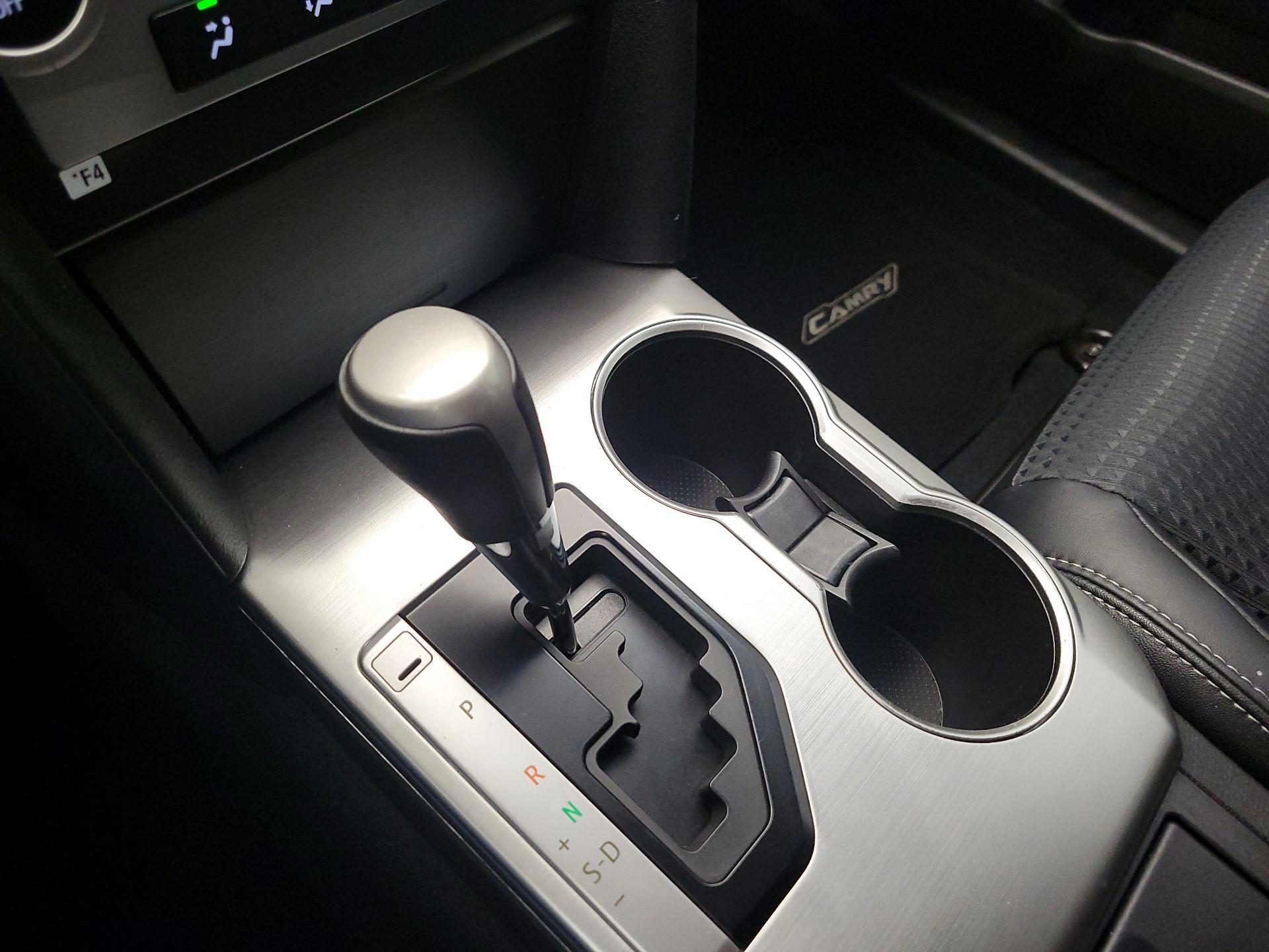 Thumbnail: 2014 Toyota Camry - 17