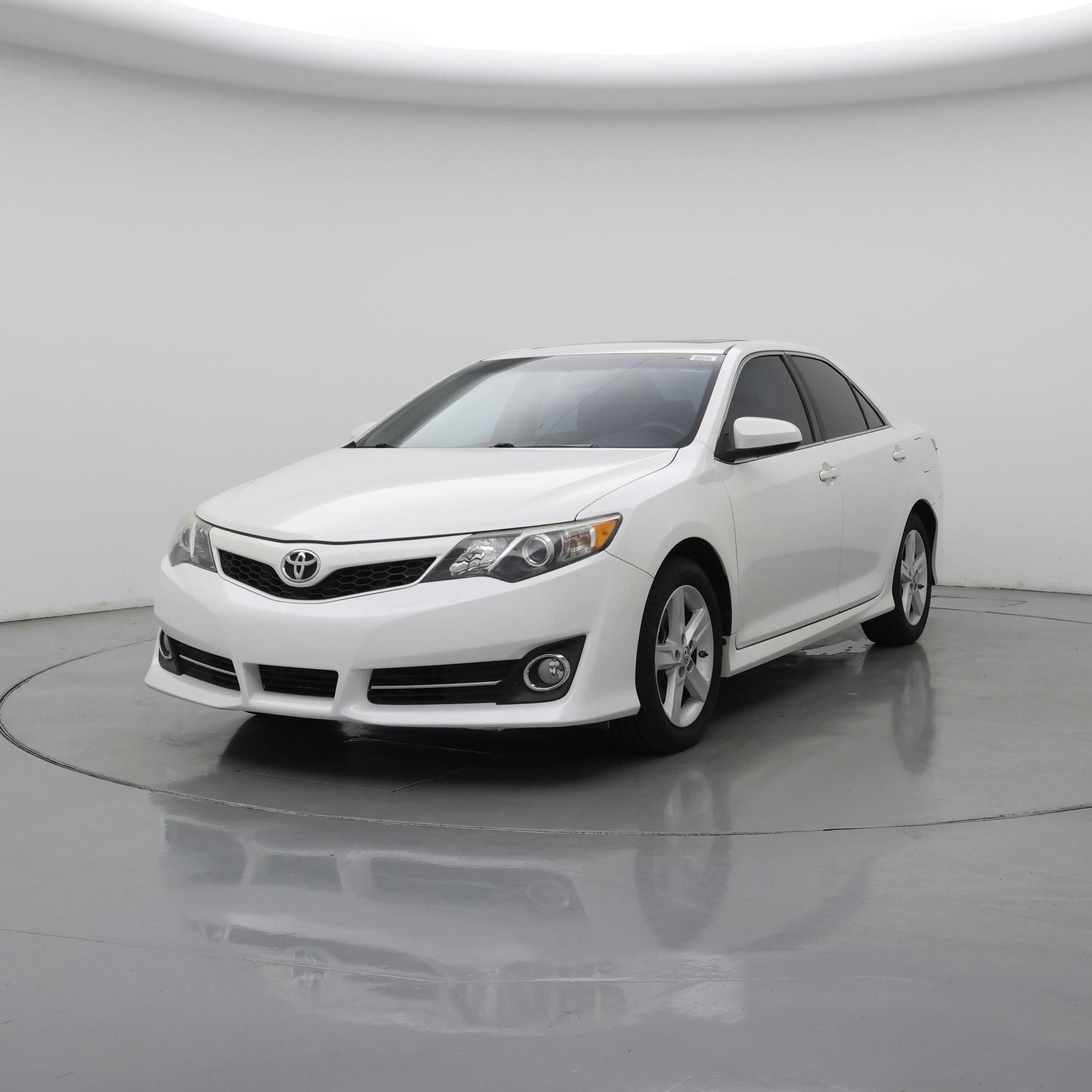 Thumbnail: 2014 Toyota Camry - 4