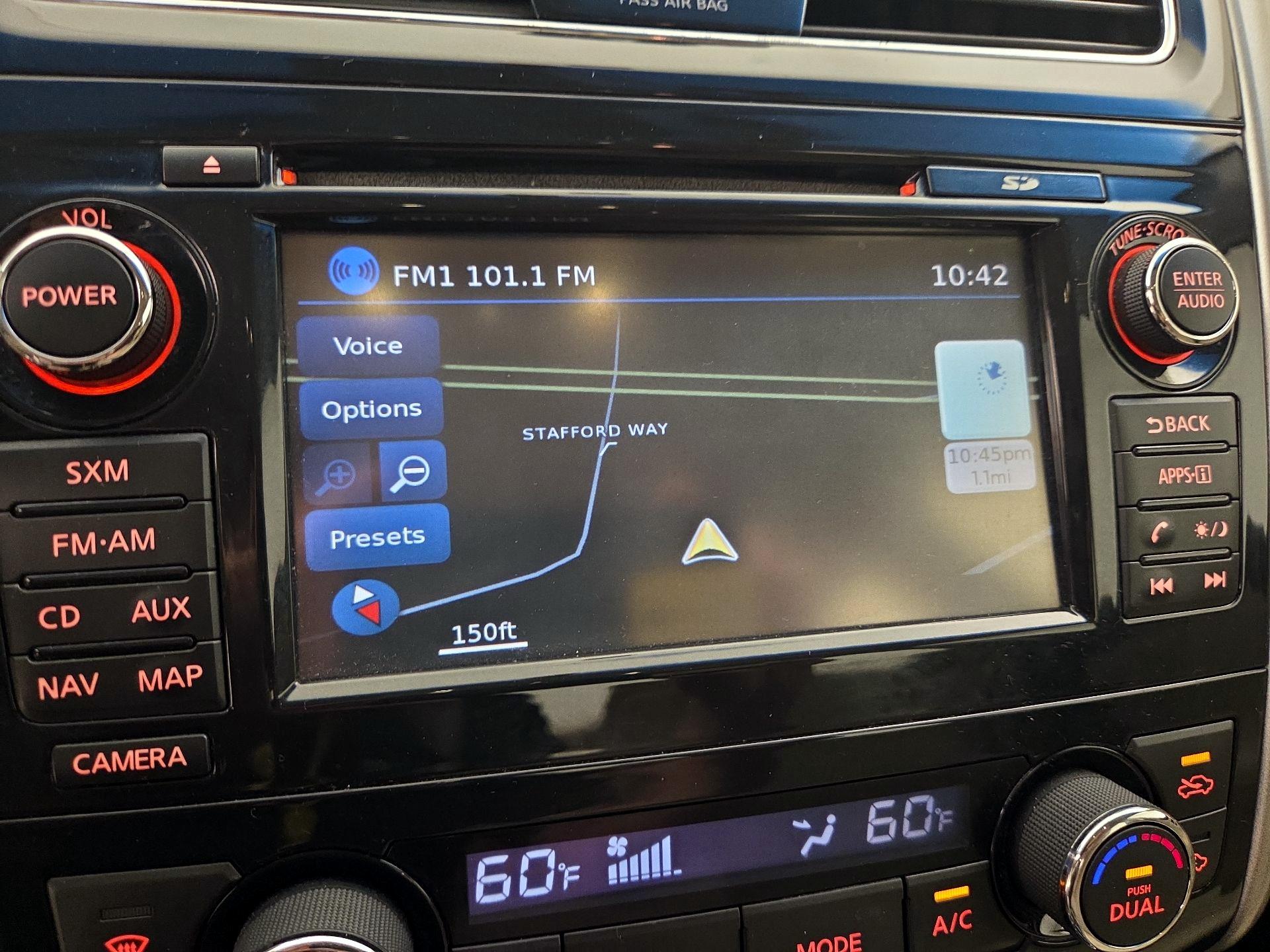 Thumbnail: 2015 Nissan Altima - 14