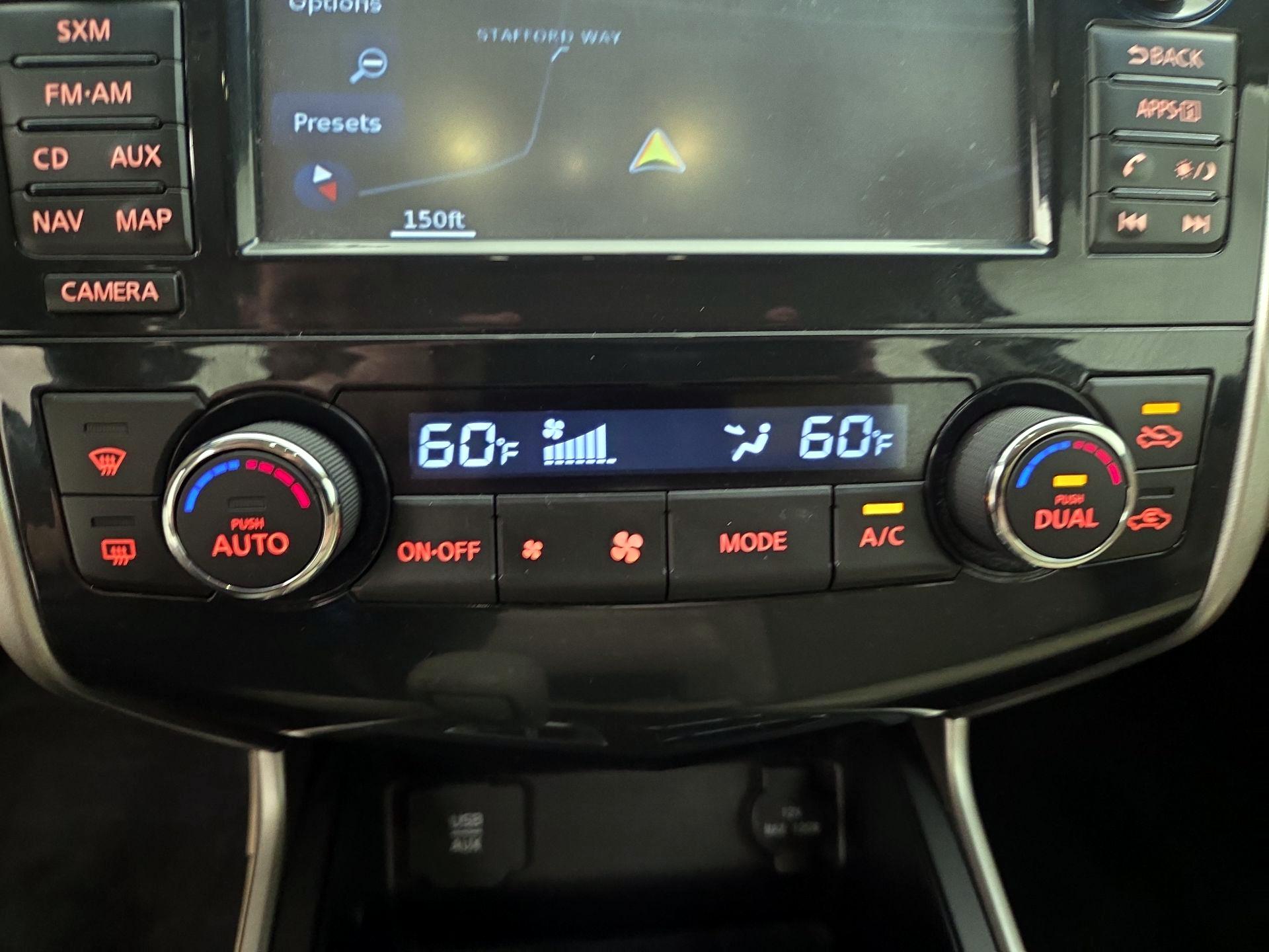 Thumbnail: 2015 Nissan Altima - 17