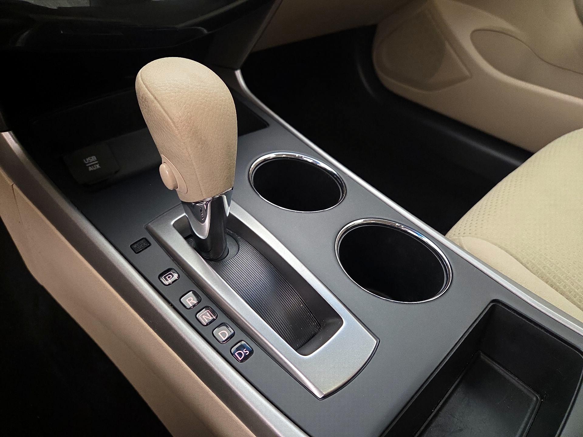 Thumbnail: 2015 Nissan Altima - 18