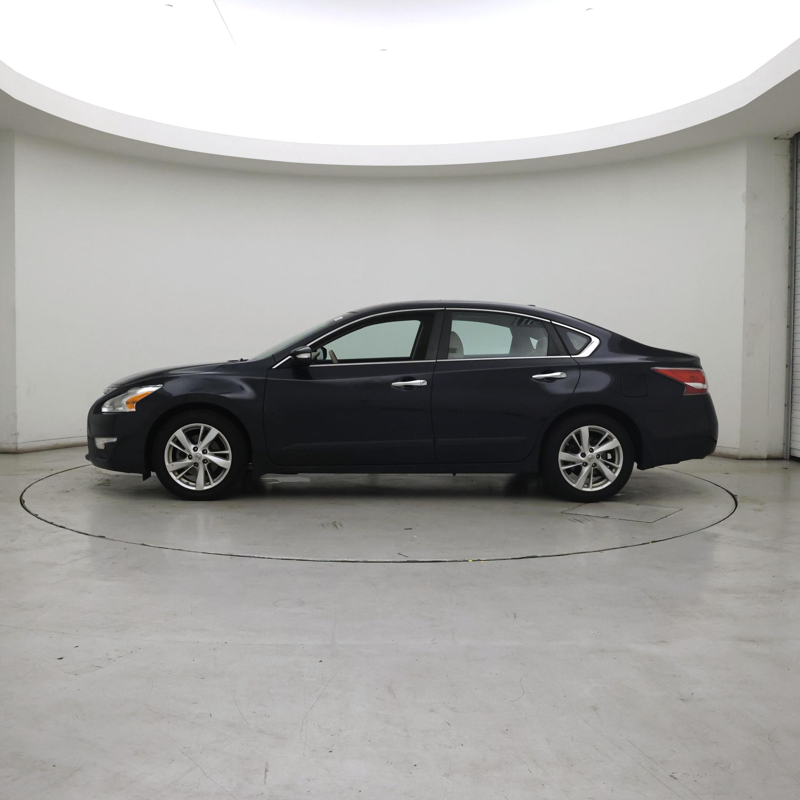 Thumbnail: 2015 Nissan Altima - 3