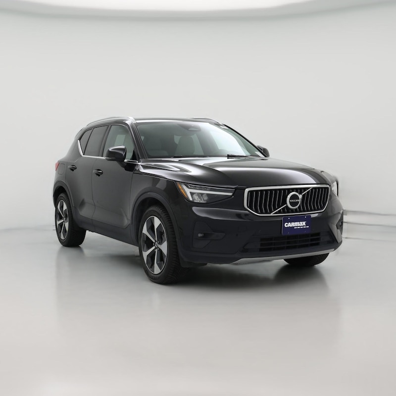 2023 Volvo XC40 B5 Plus Bright Theme