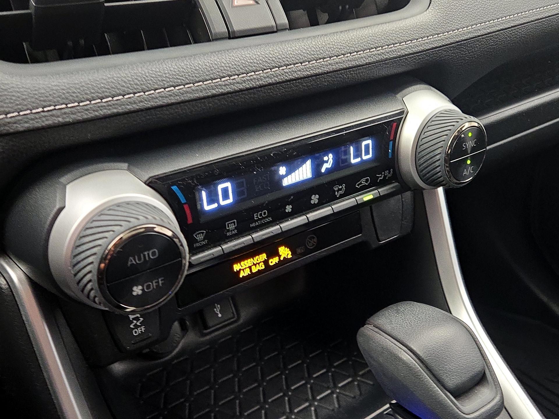Thumbnail: 2021 Toyota RAV4 - 15