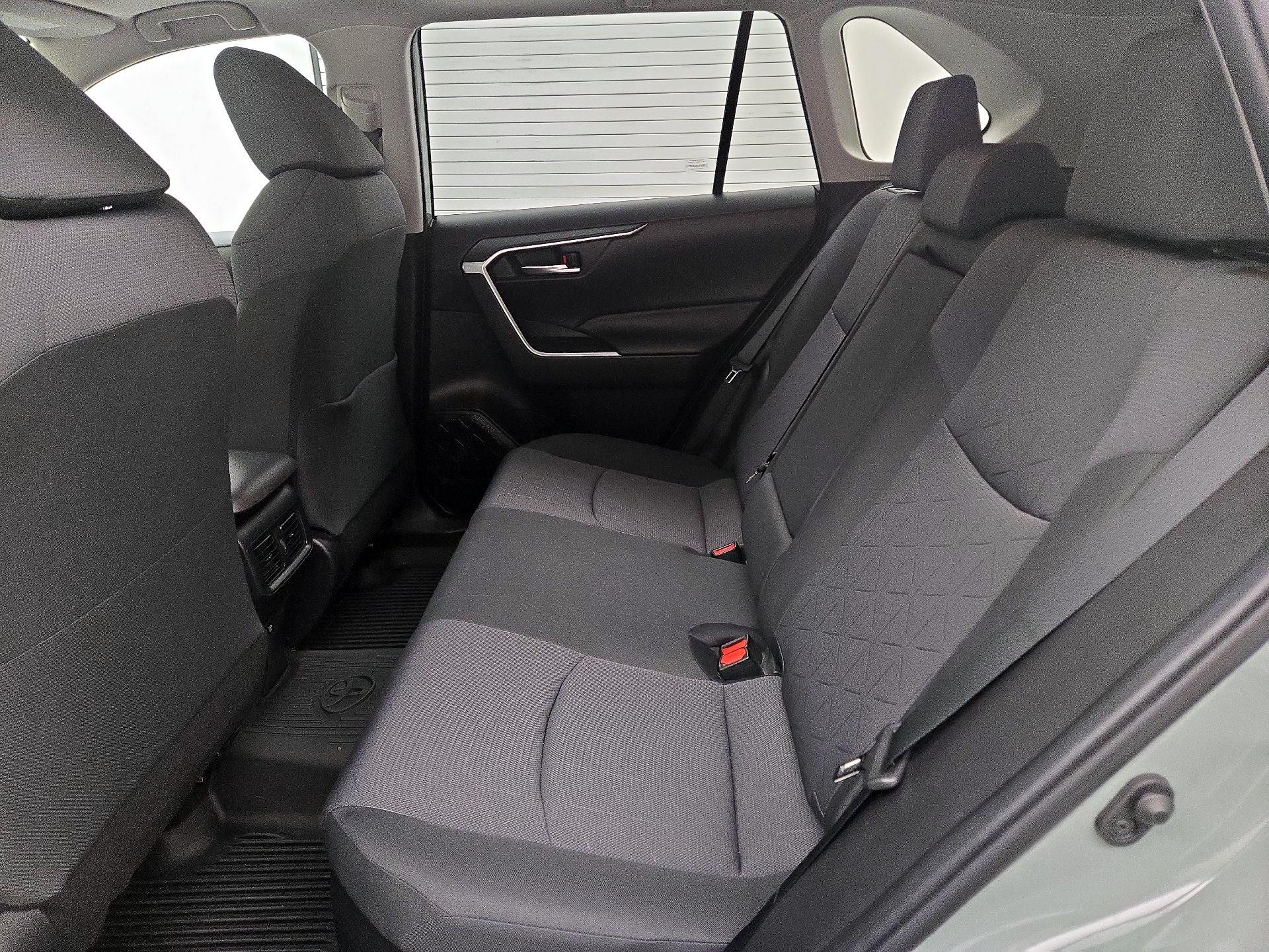 Thumbnail: 2021 Toyota RAV4 - 18