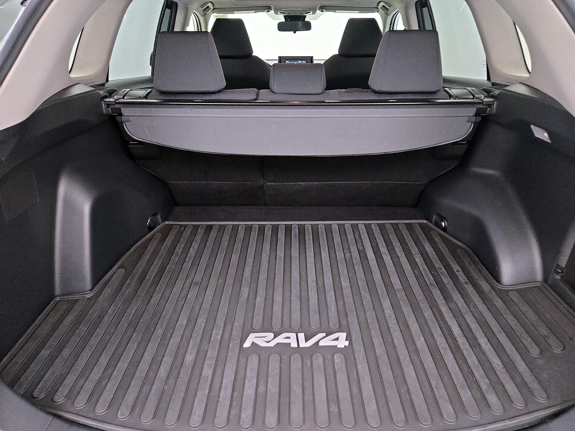 Thumbnail: 2021 Toyota RAV4 - 19