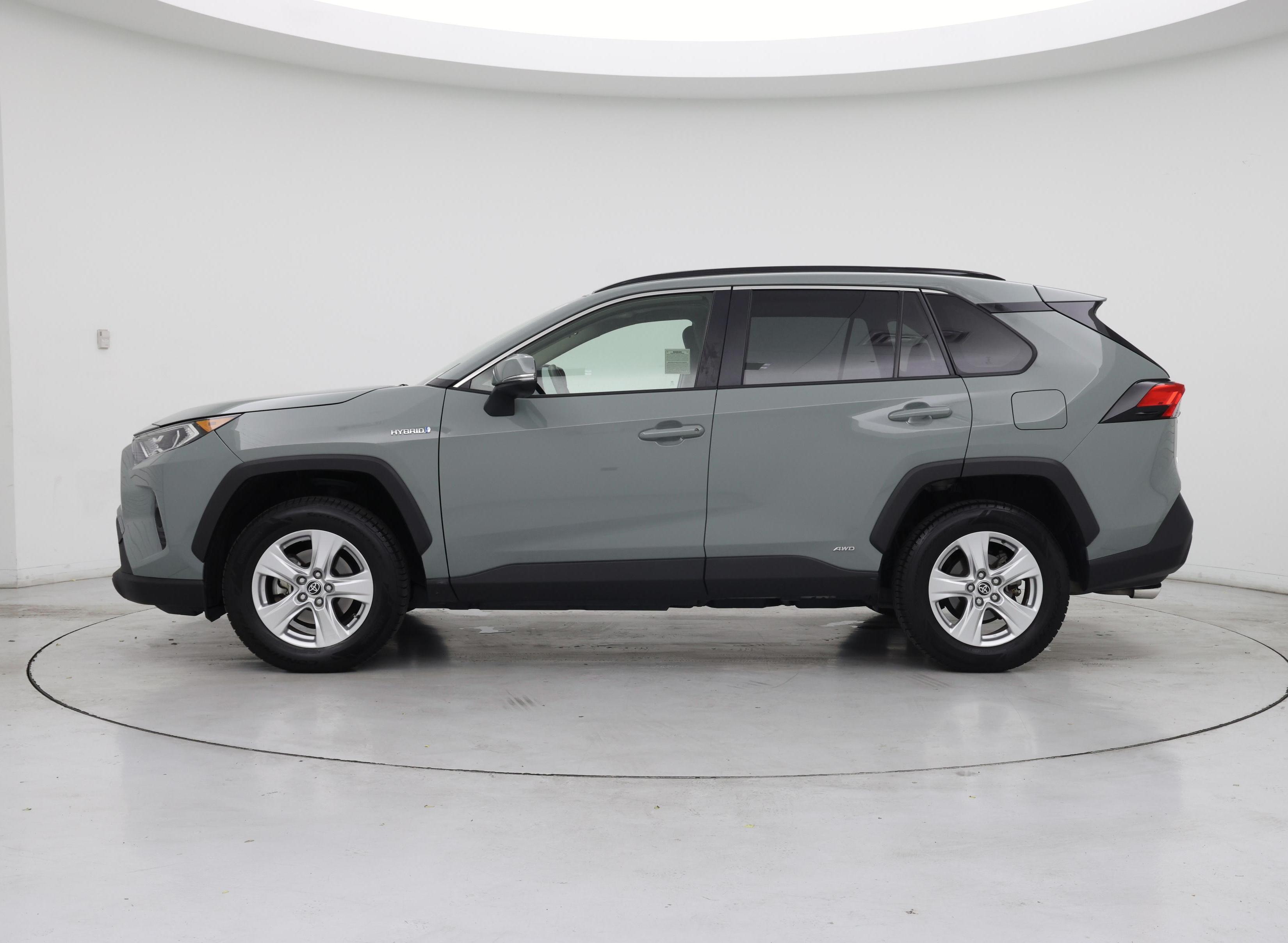 Thumbnail: 2021 Toyota RAV4 - 3