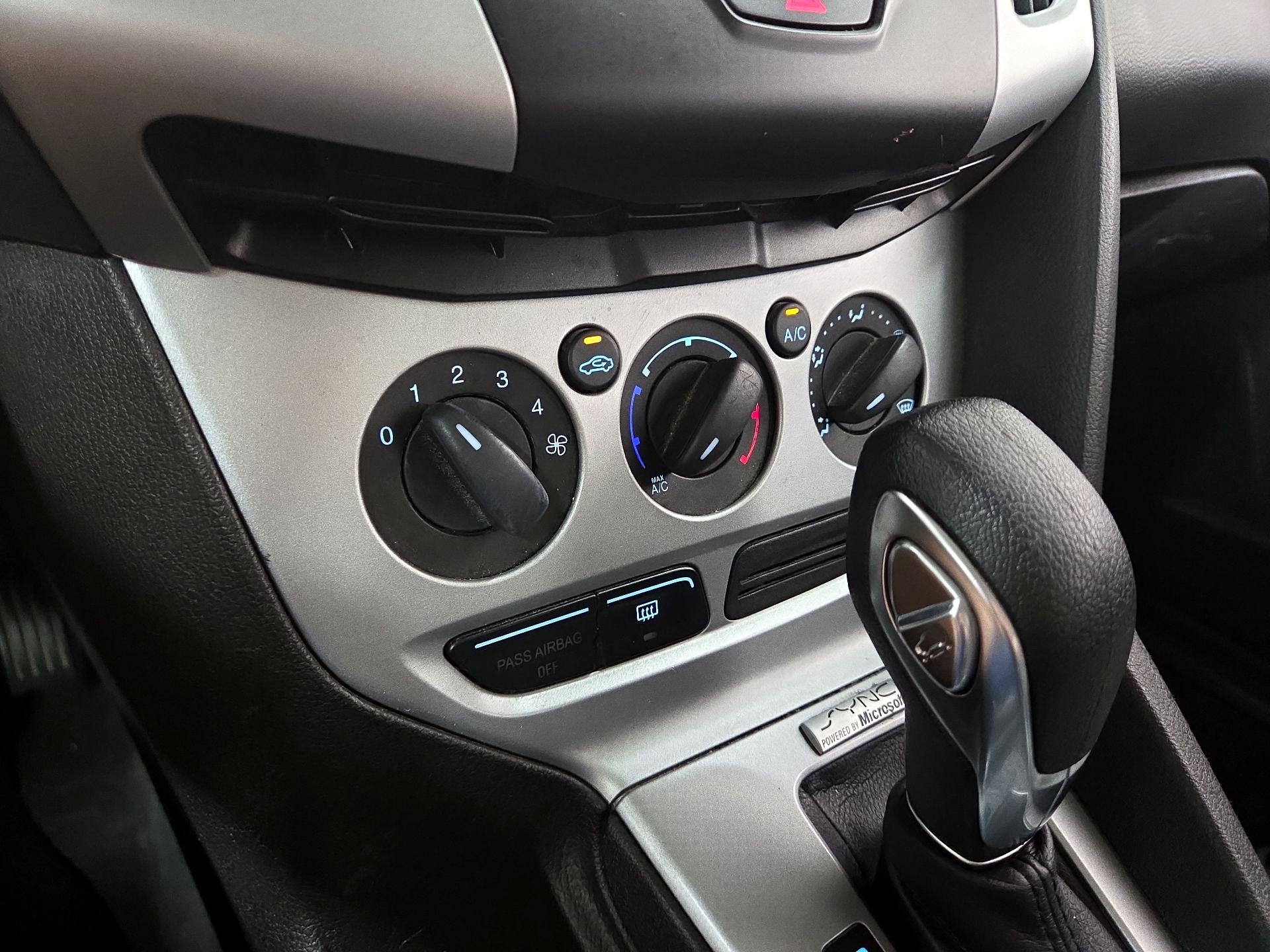 Thumbnail: 2014 Ford Focus - 12