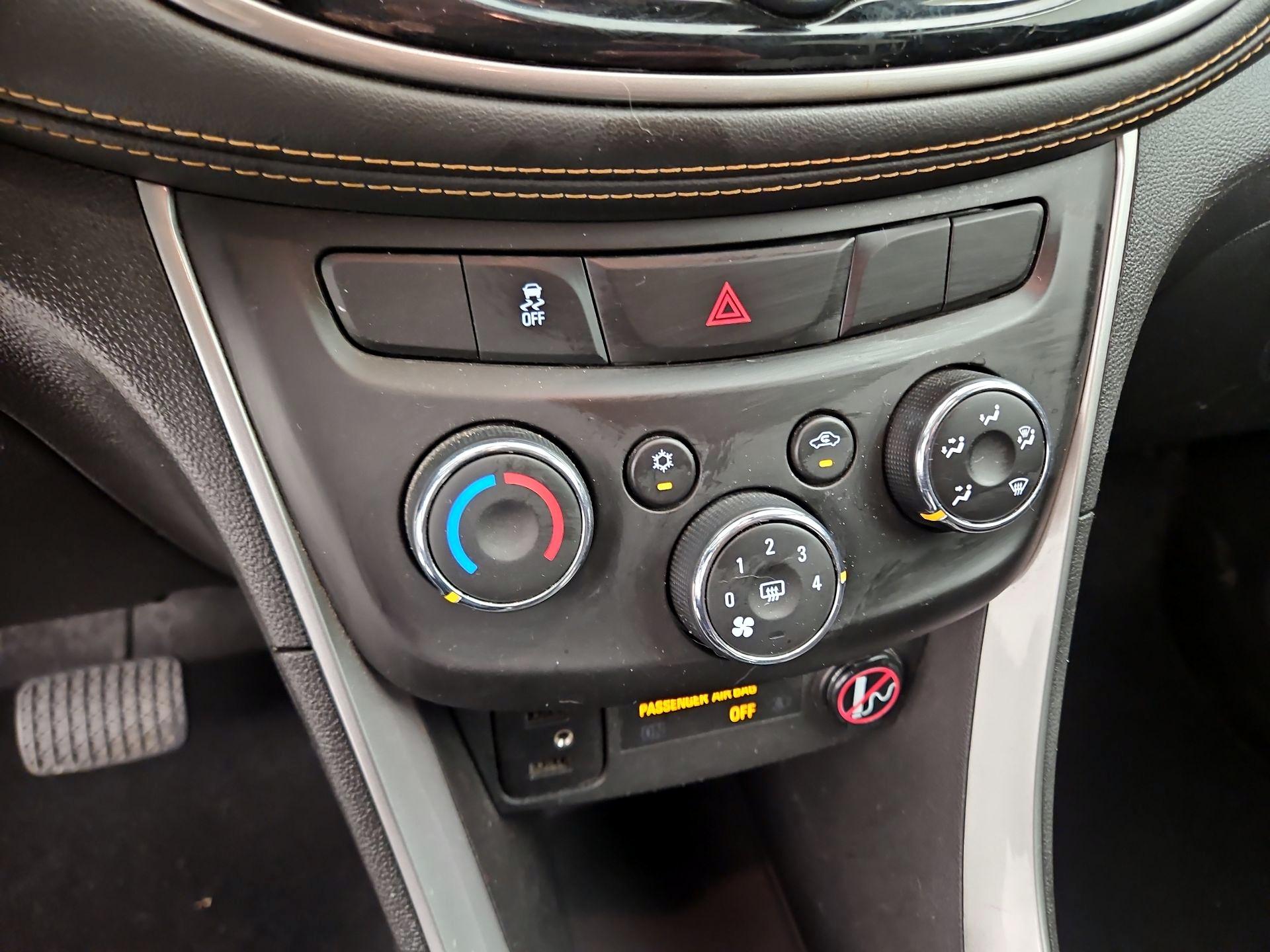 Thumbnail: 2020 Chevrolet Trax - 16