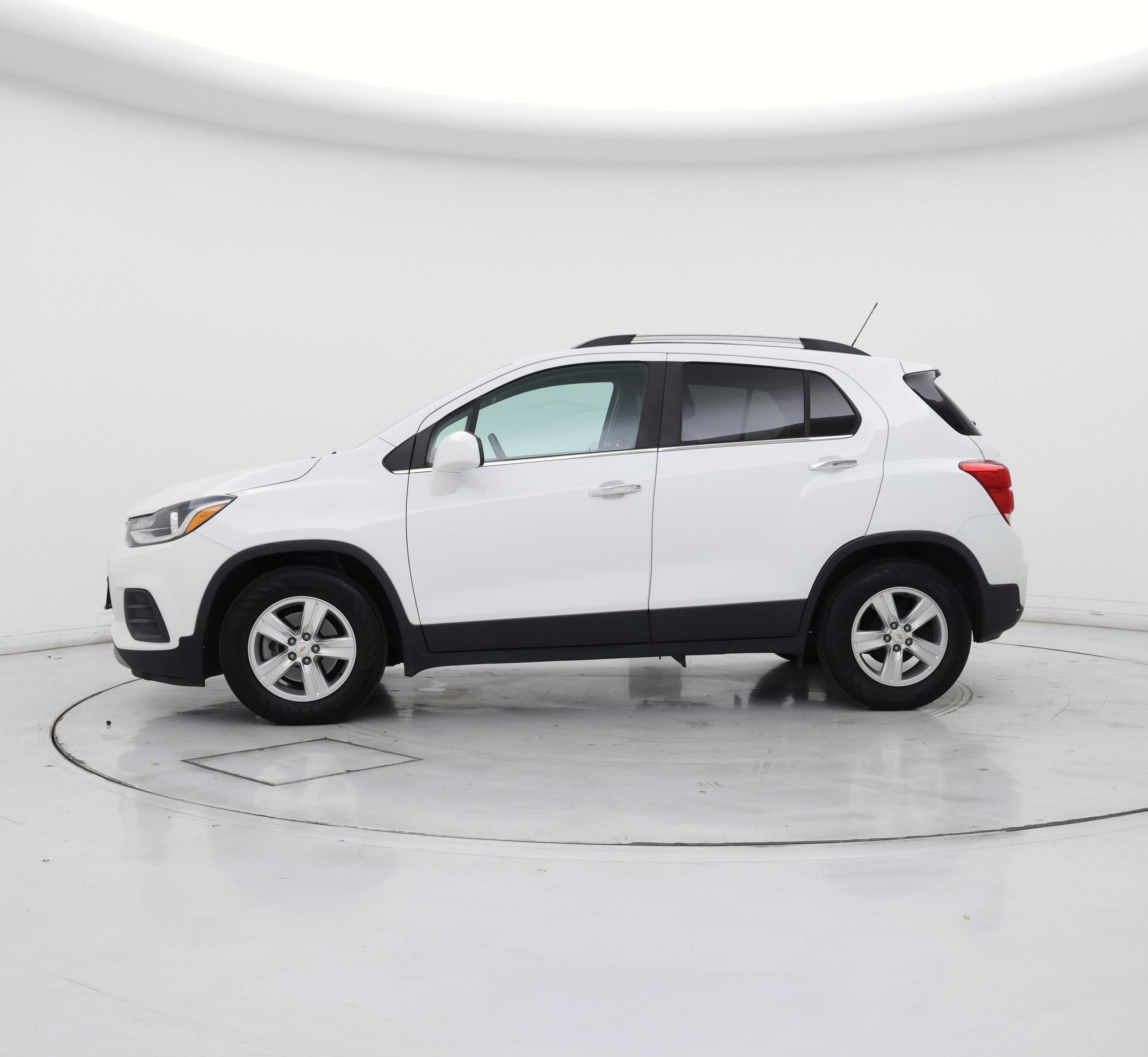 Thumbnail: 2020 Chevrolet Trax - 3