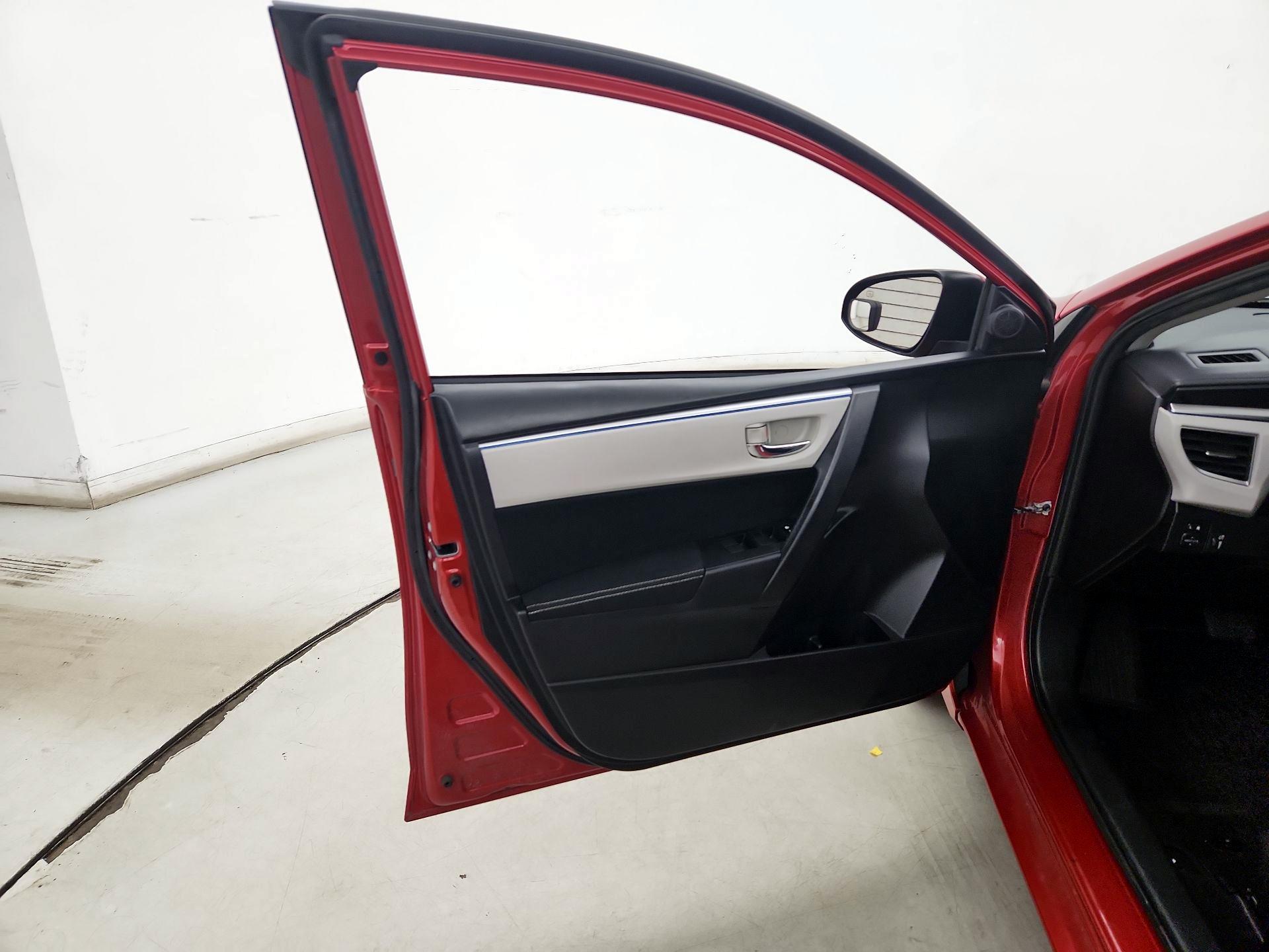Thumbnail: 2014 Toyota Corolla - 12