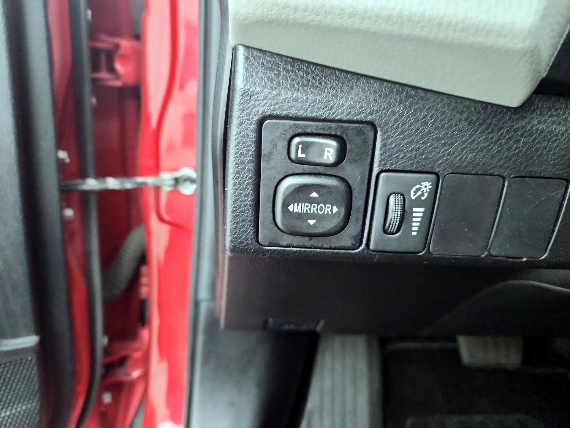 Thumbnail: 2014 Toyota Corolla - 13