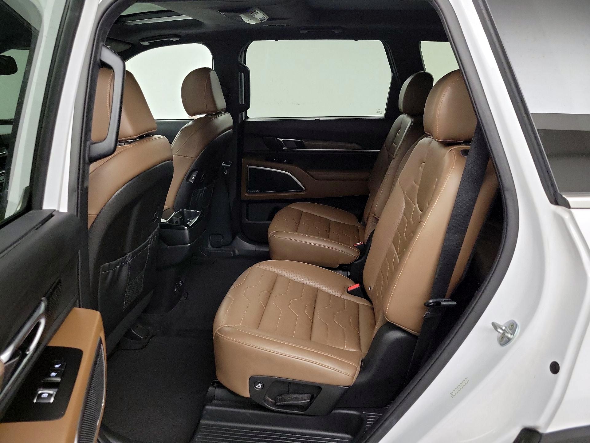 Thumbnail: 2021 Kia Telluride - 19