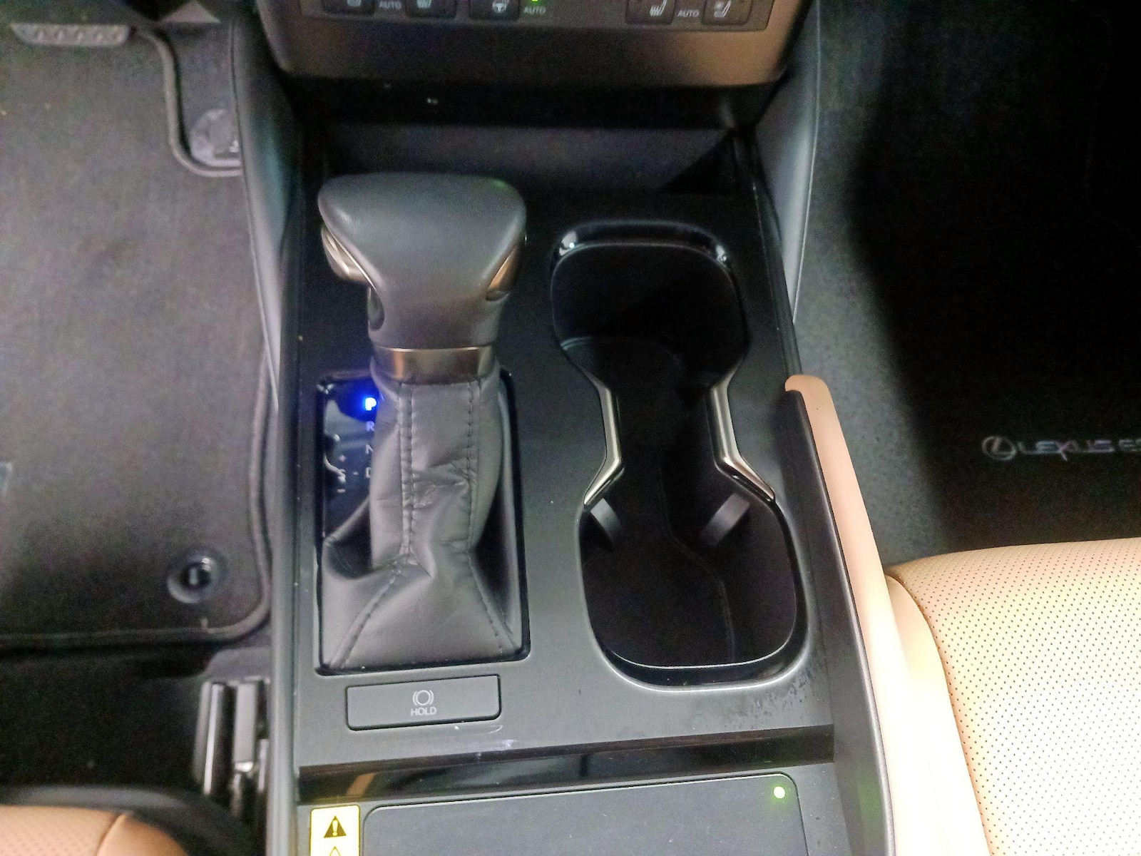 2025 Lexus ES 350 - Photo 14