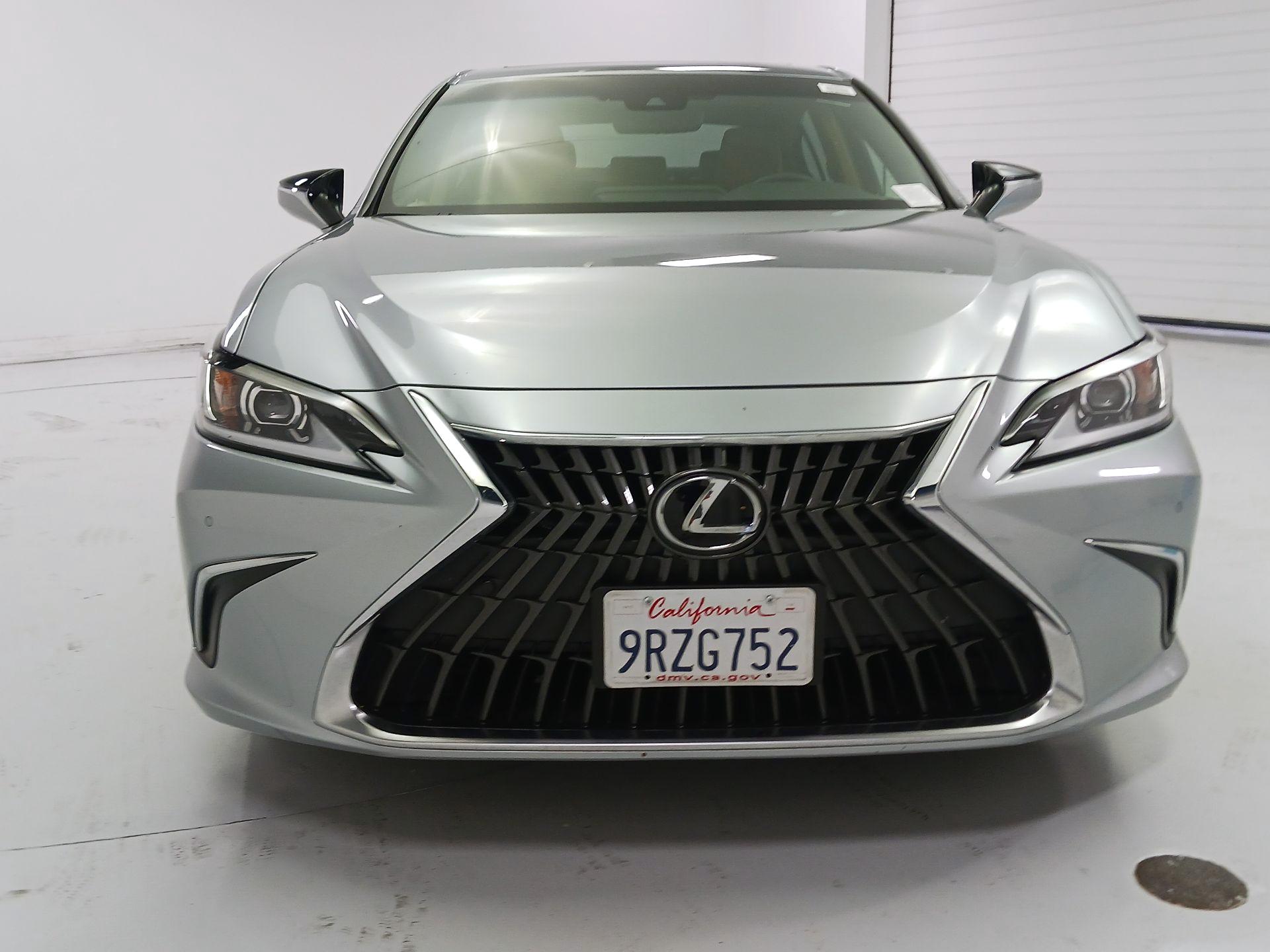Thumbnail: 2025 Lexus ES - 2