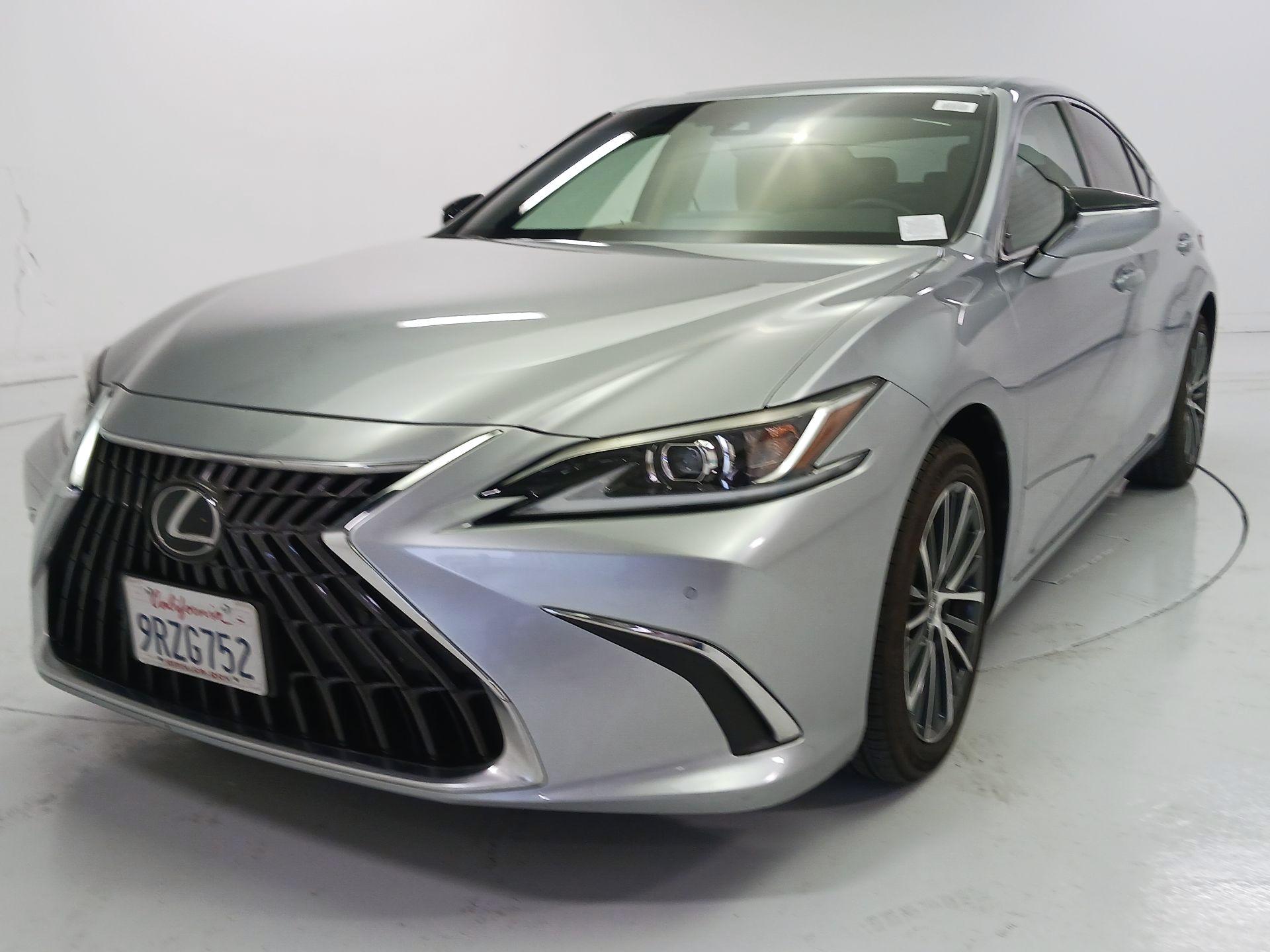 Thumbnail: 2025 Lexus ES - 3
