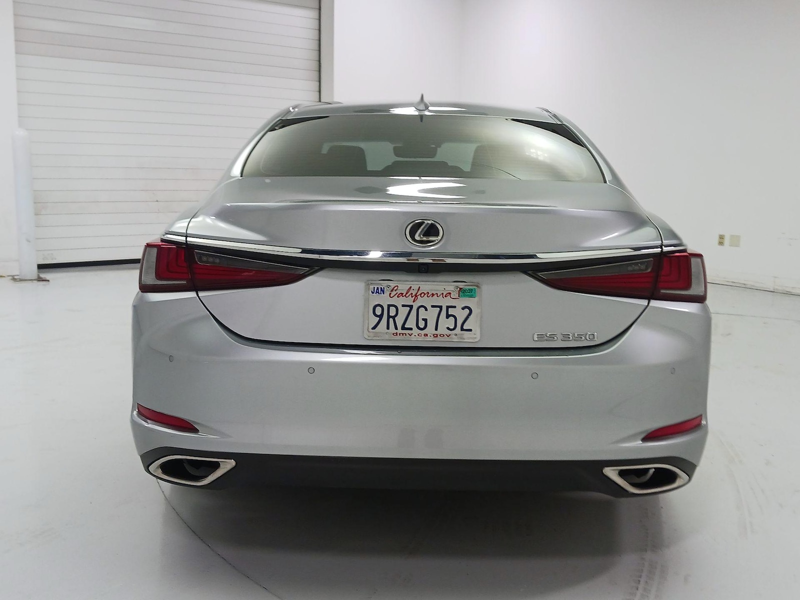 2025 Lexus ES 350 - Photo 6