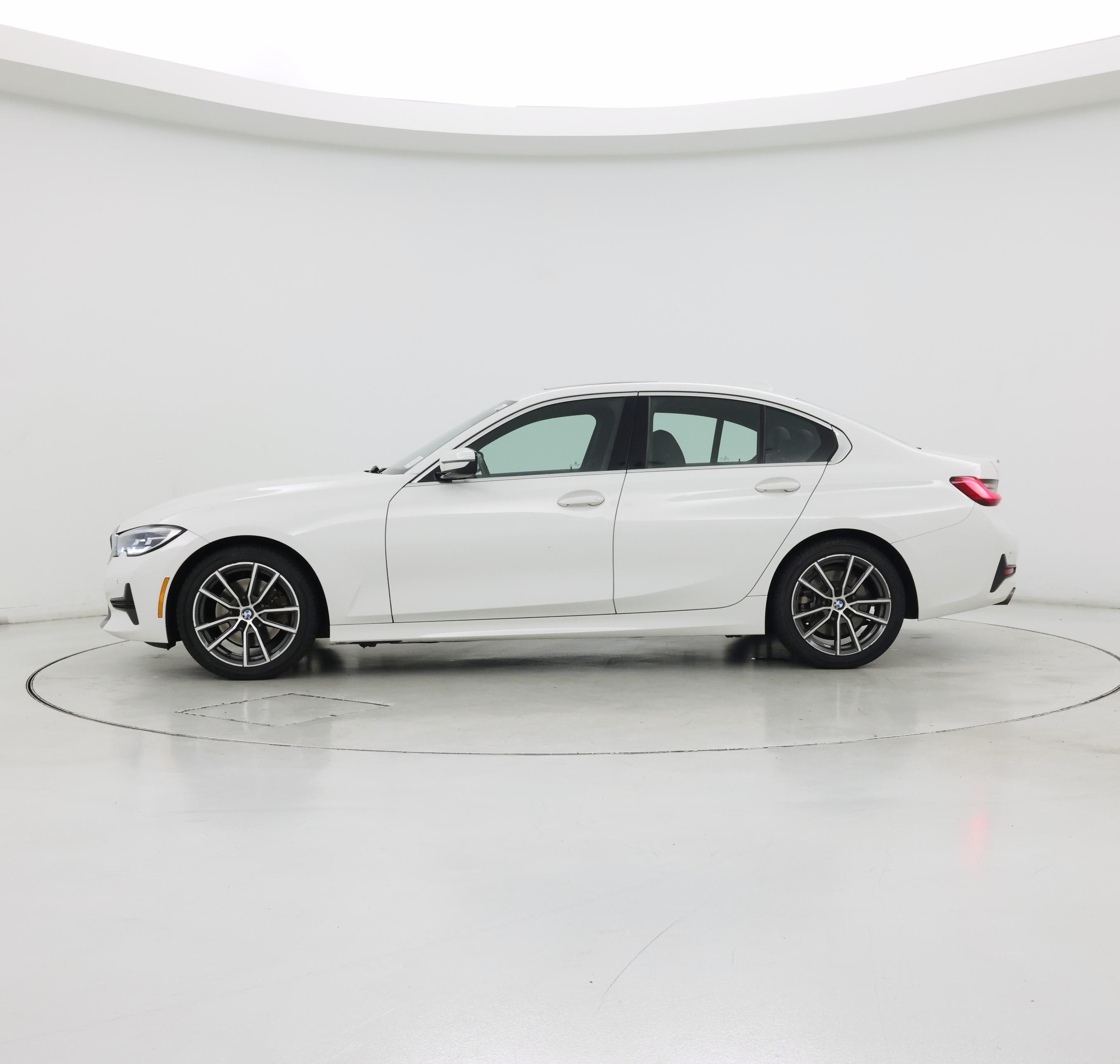 Thumbnail: 2021 BMW 3 Series - 3