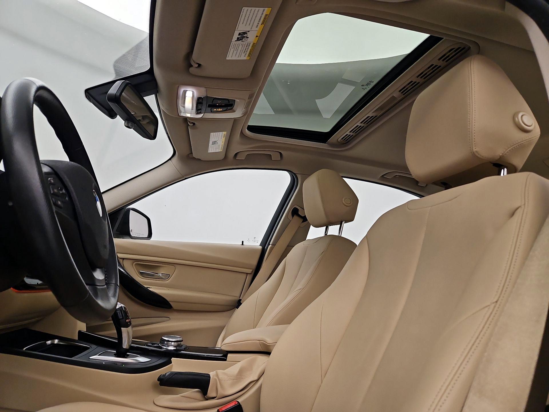 Thumbnail: 2016 BMW 3 Series - 18