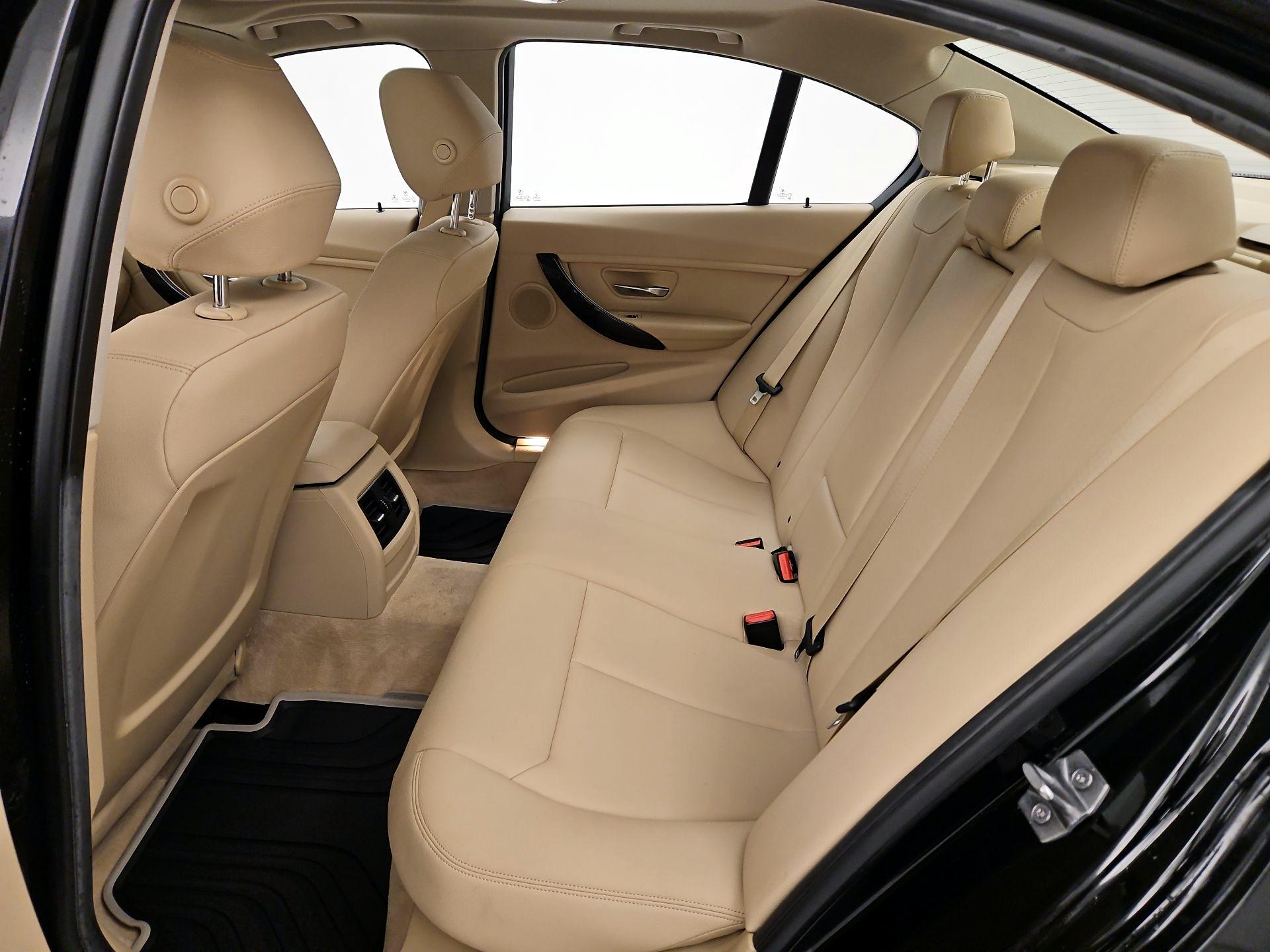 Thumbnail: 2016 BMW 3 Series - 19