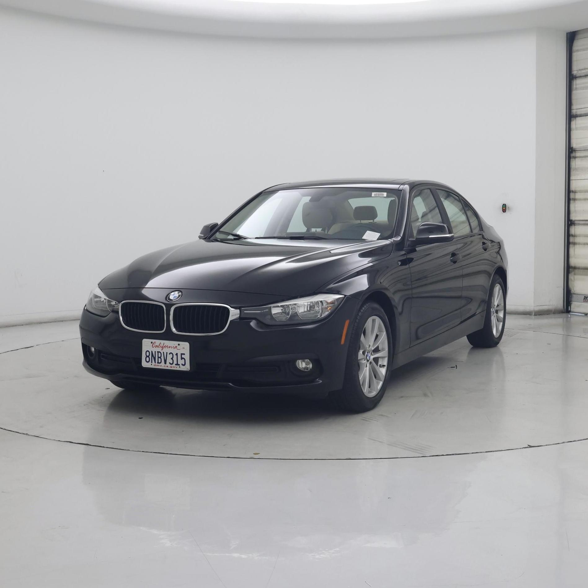 Thumbnail: 2016 BMW 3 Series - 4