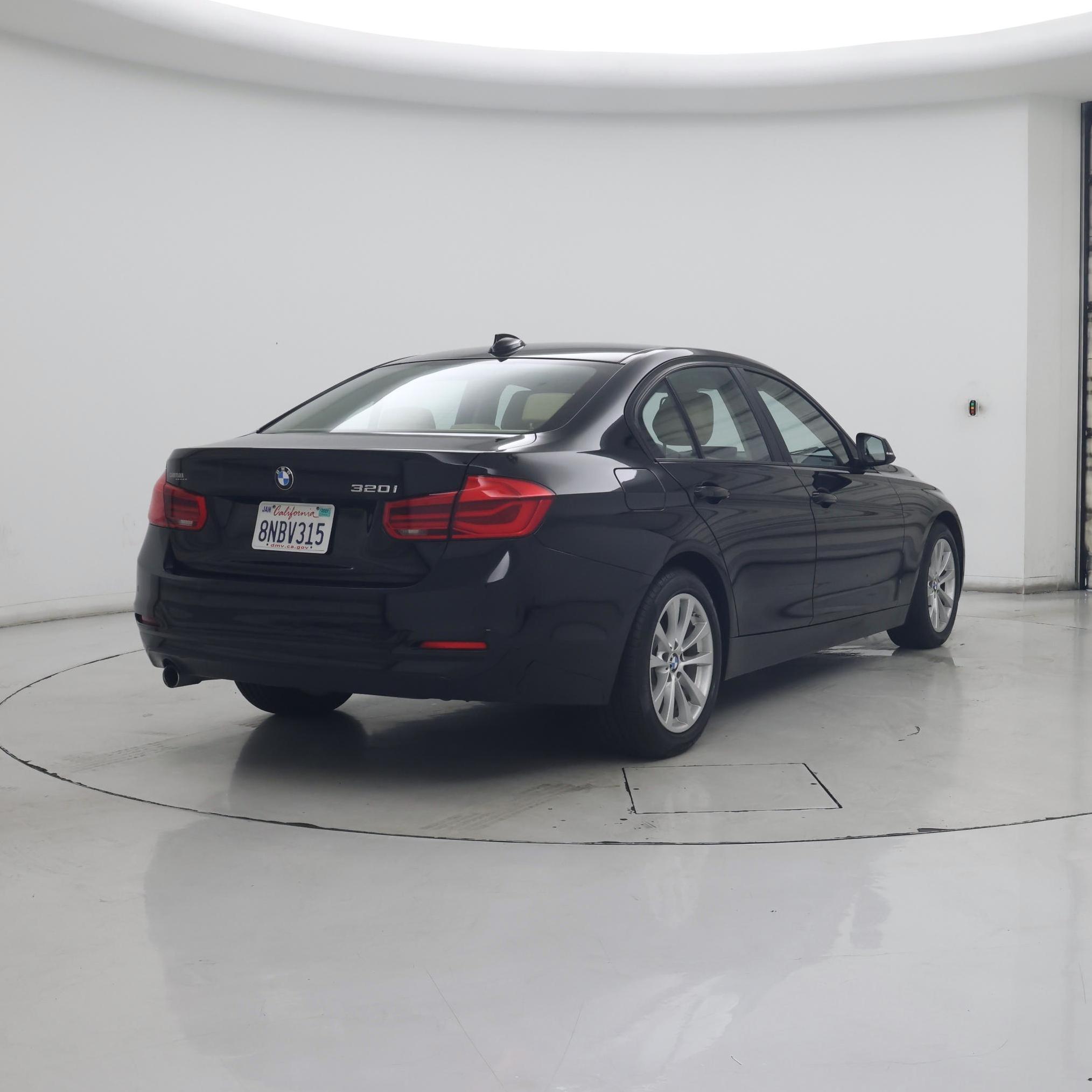 Thumbnail: 2016 BMW 3 Series - 8