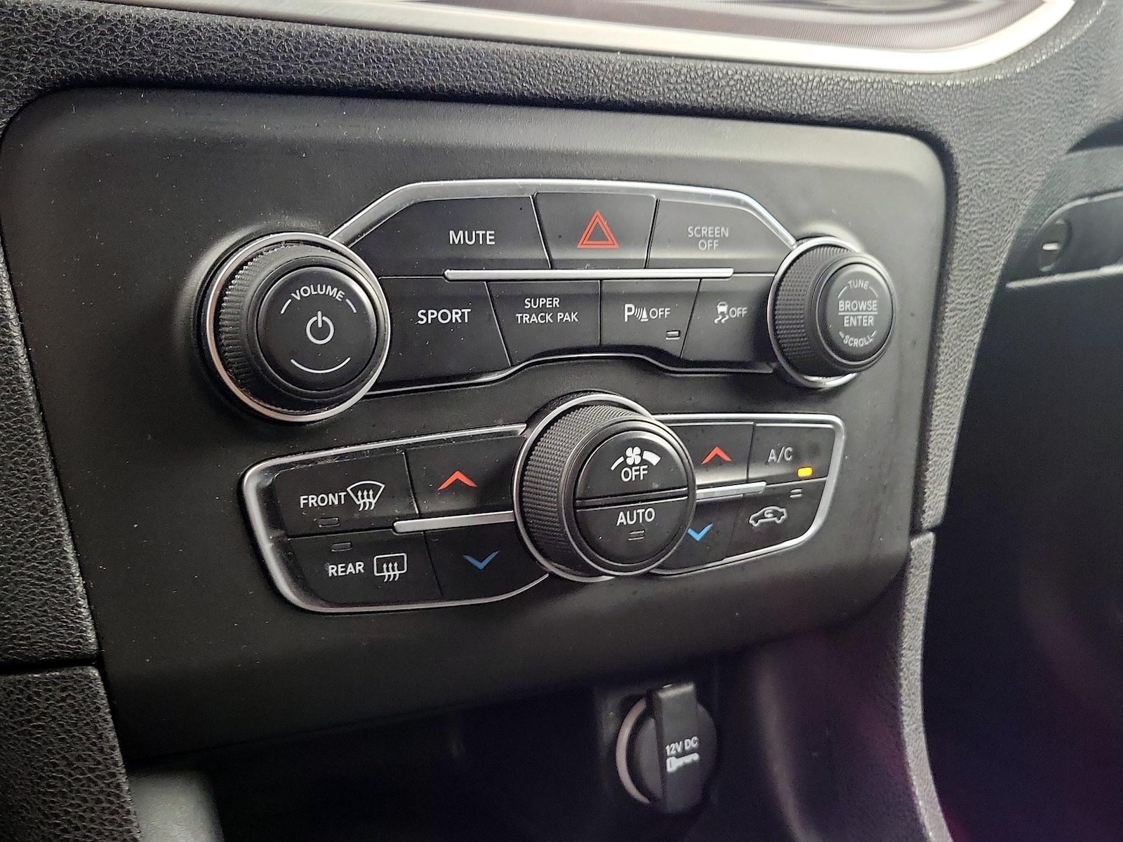 2022 Dodge Charger R/T - Photo 17
