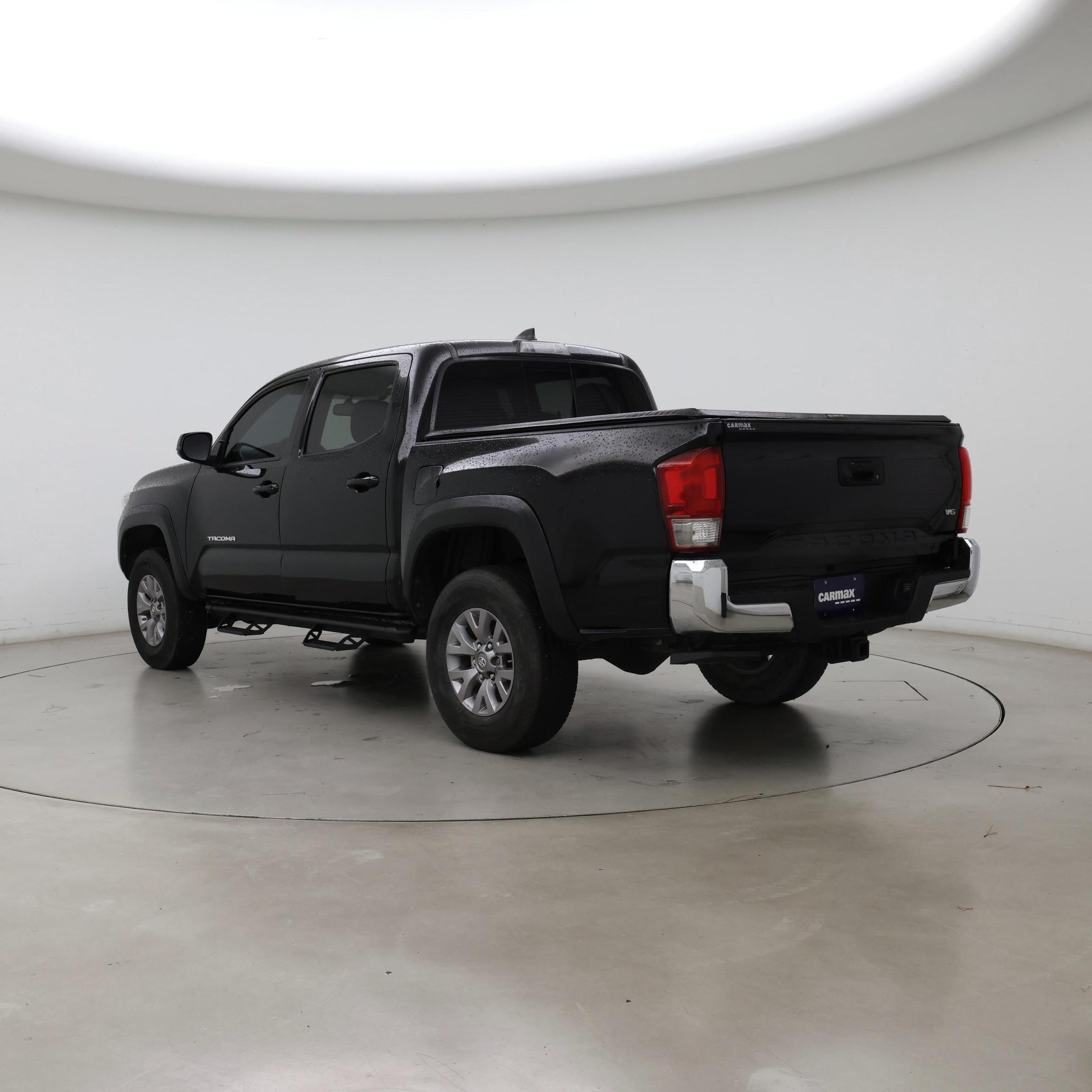 Thumbnail: 2017 Toyota Tacoma - 2
