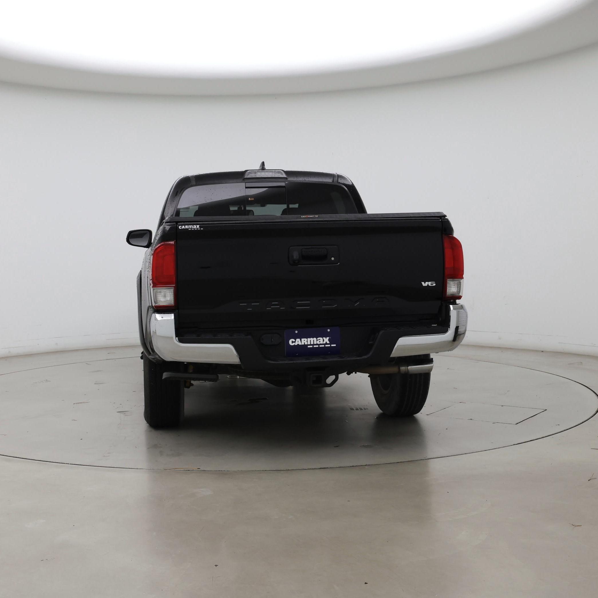 Thumbnail: 2017 Toyota Tacoma - 6