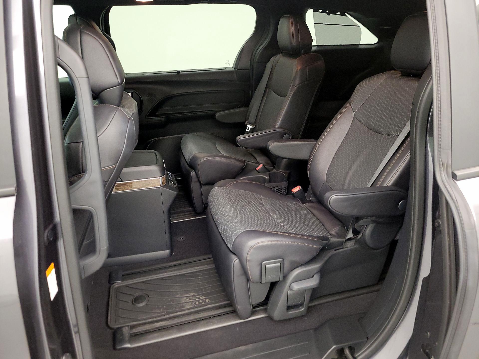 Thumbnail: 2025 Toyota Sienna - 20
