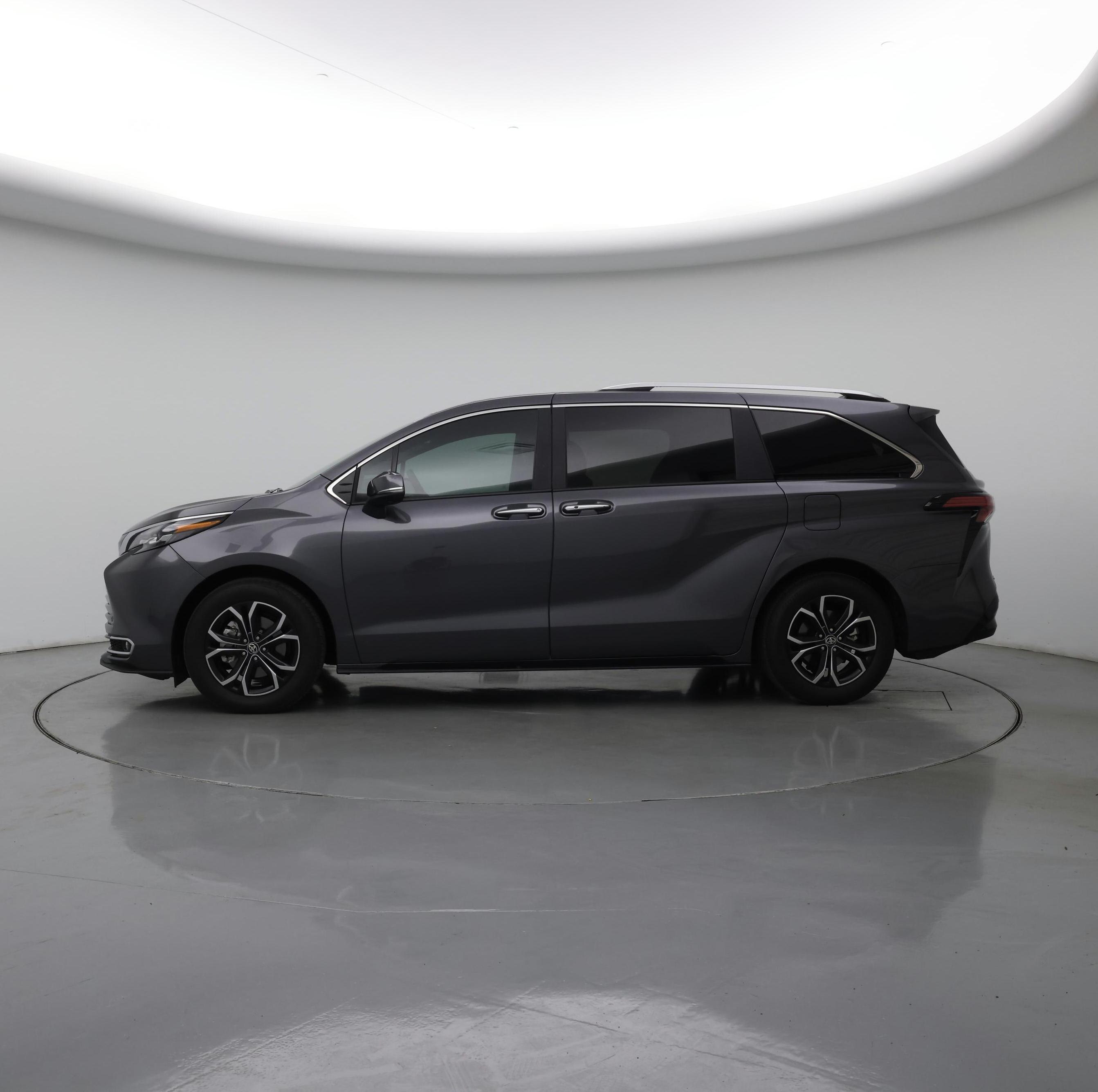 Thumbnail: 2025 Toyota Sienna - 3