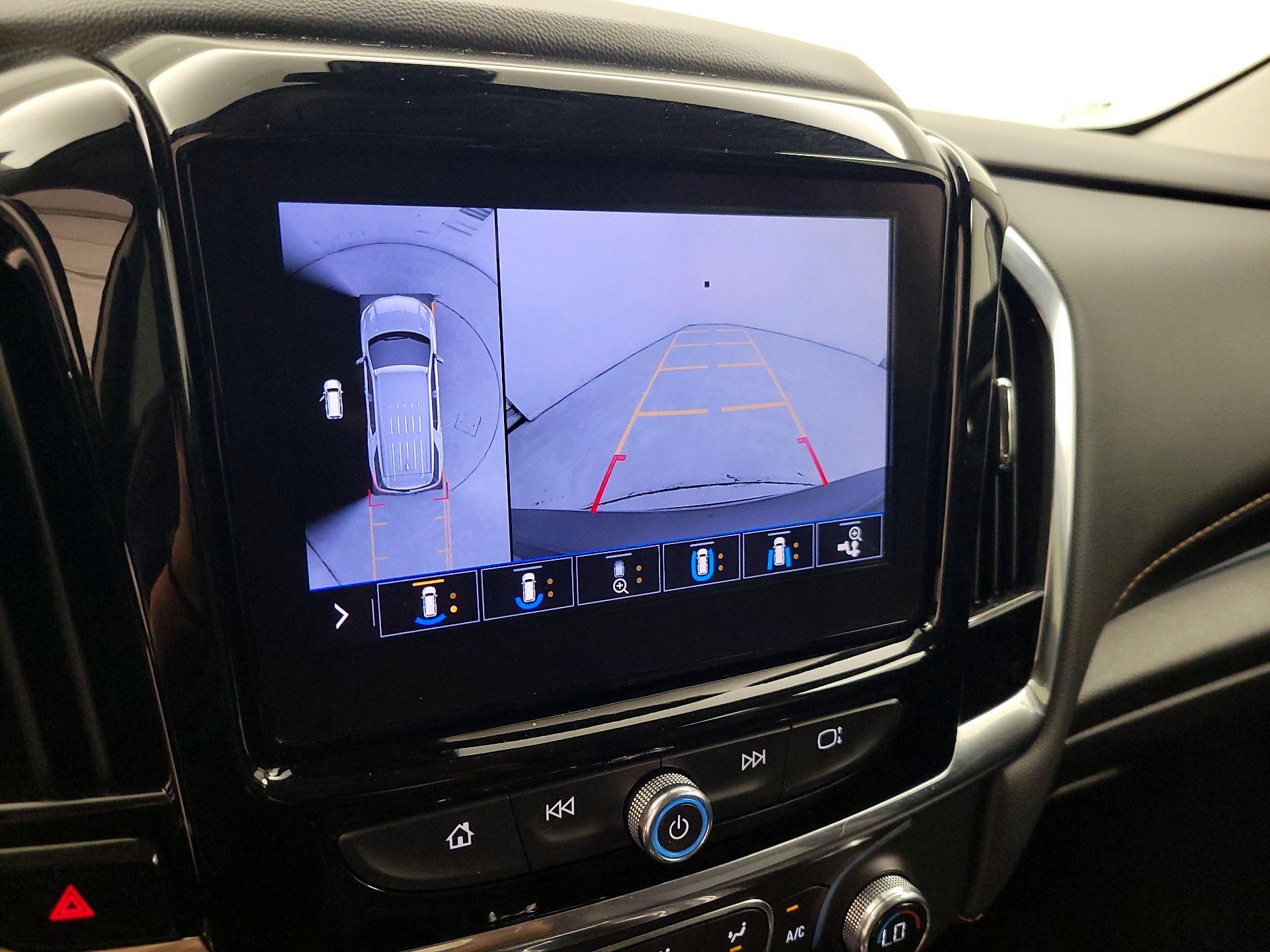 Thumbnail: 2021 Chevrolet Traverse - 14