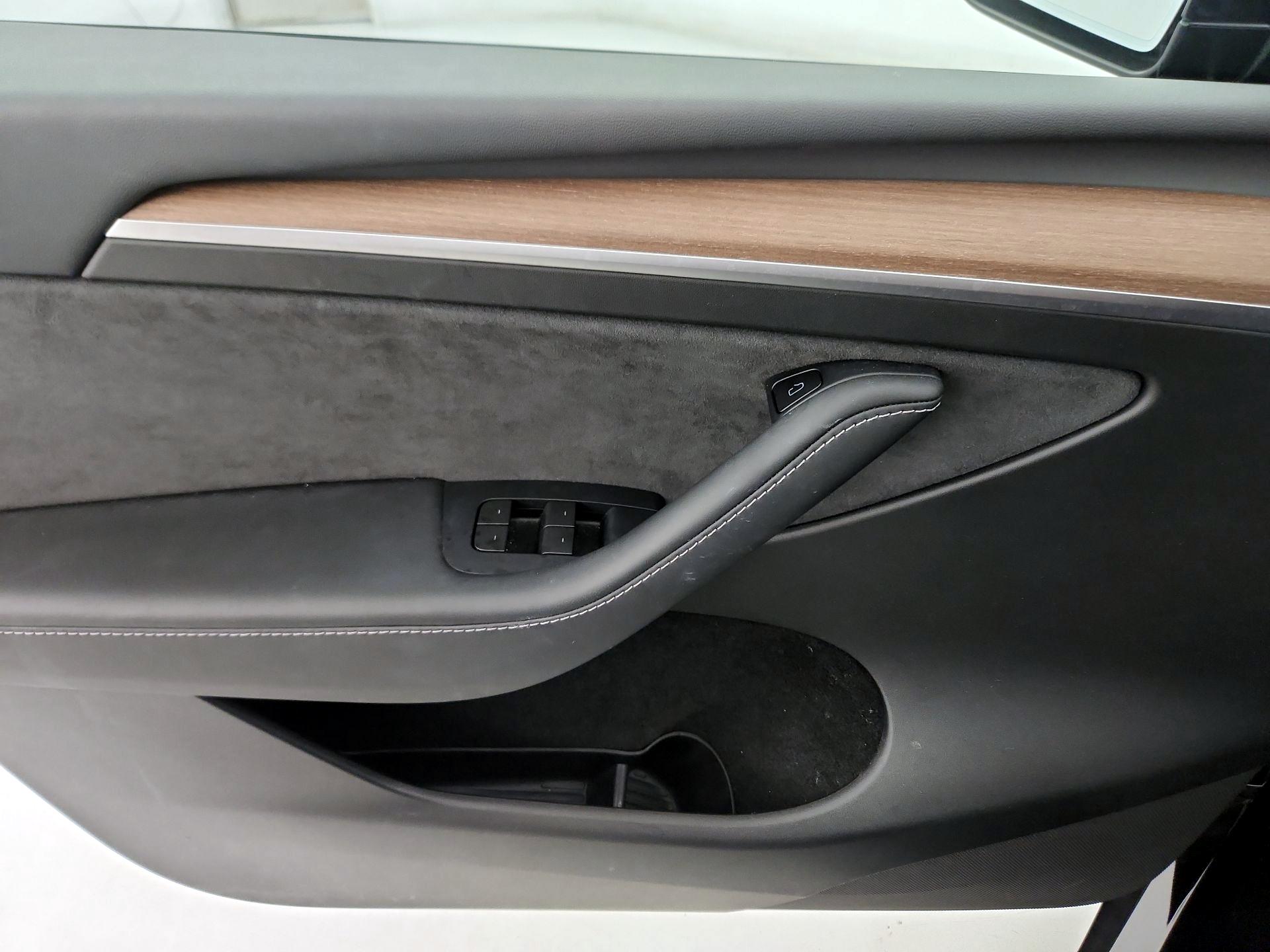 Thumbnail: 2023 Tesla Model Y - 12