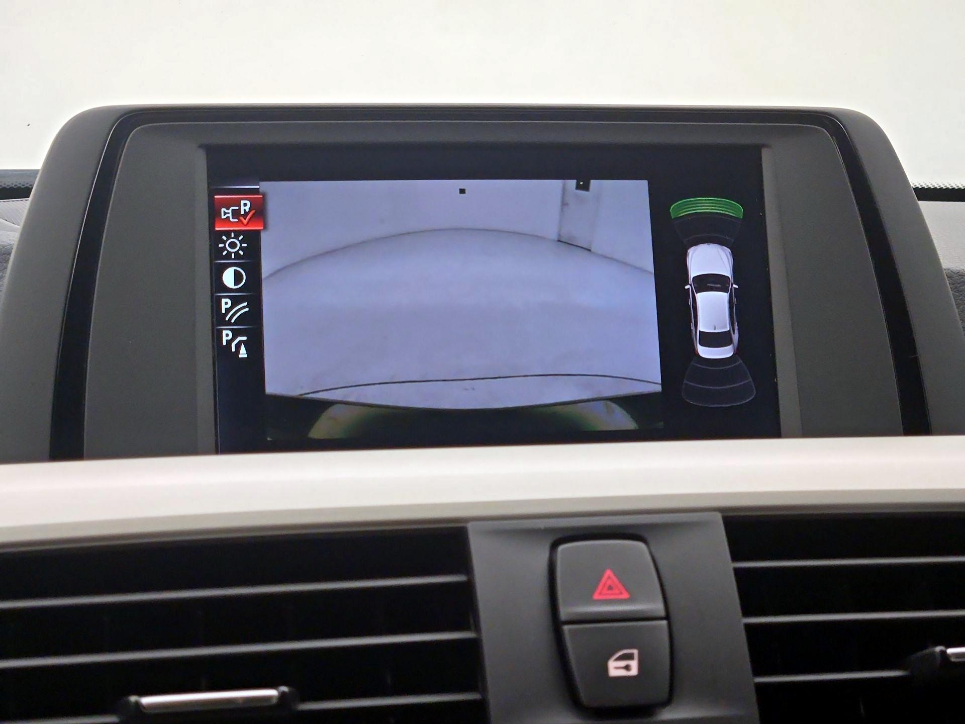 Thumbnail: 2016 BMW 3 Series - 14
