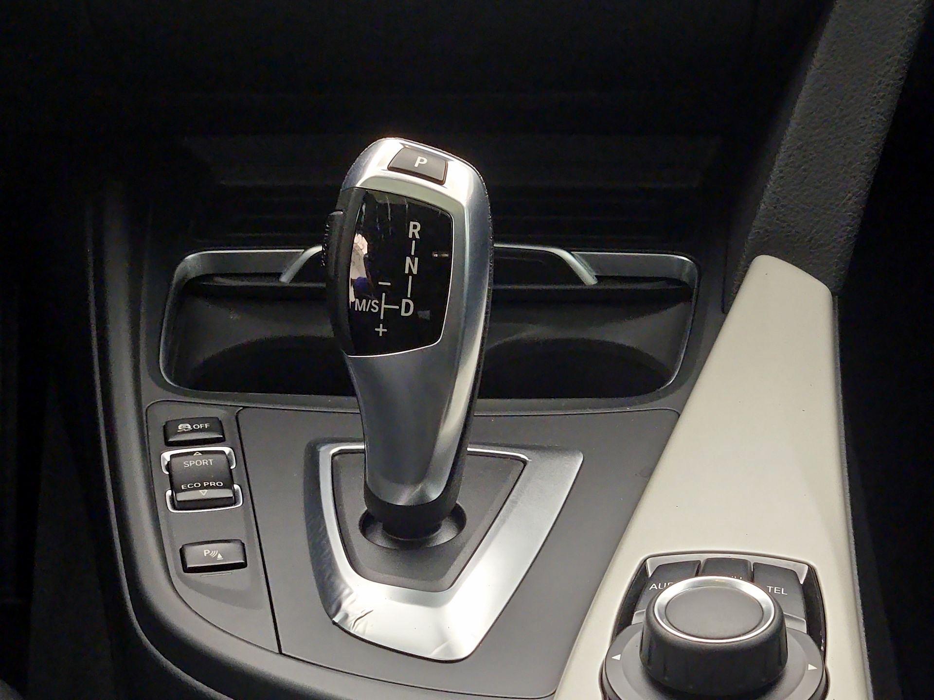 Thumbnail: 2016 BMW 3 Series - 17