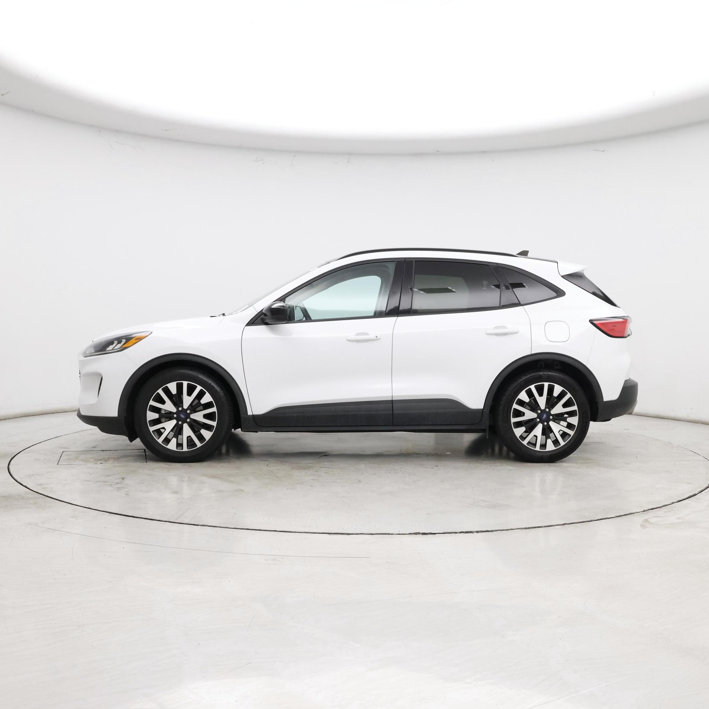 Thumbnail: 2020 Ford Escape - 3