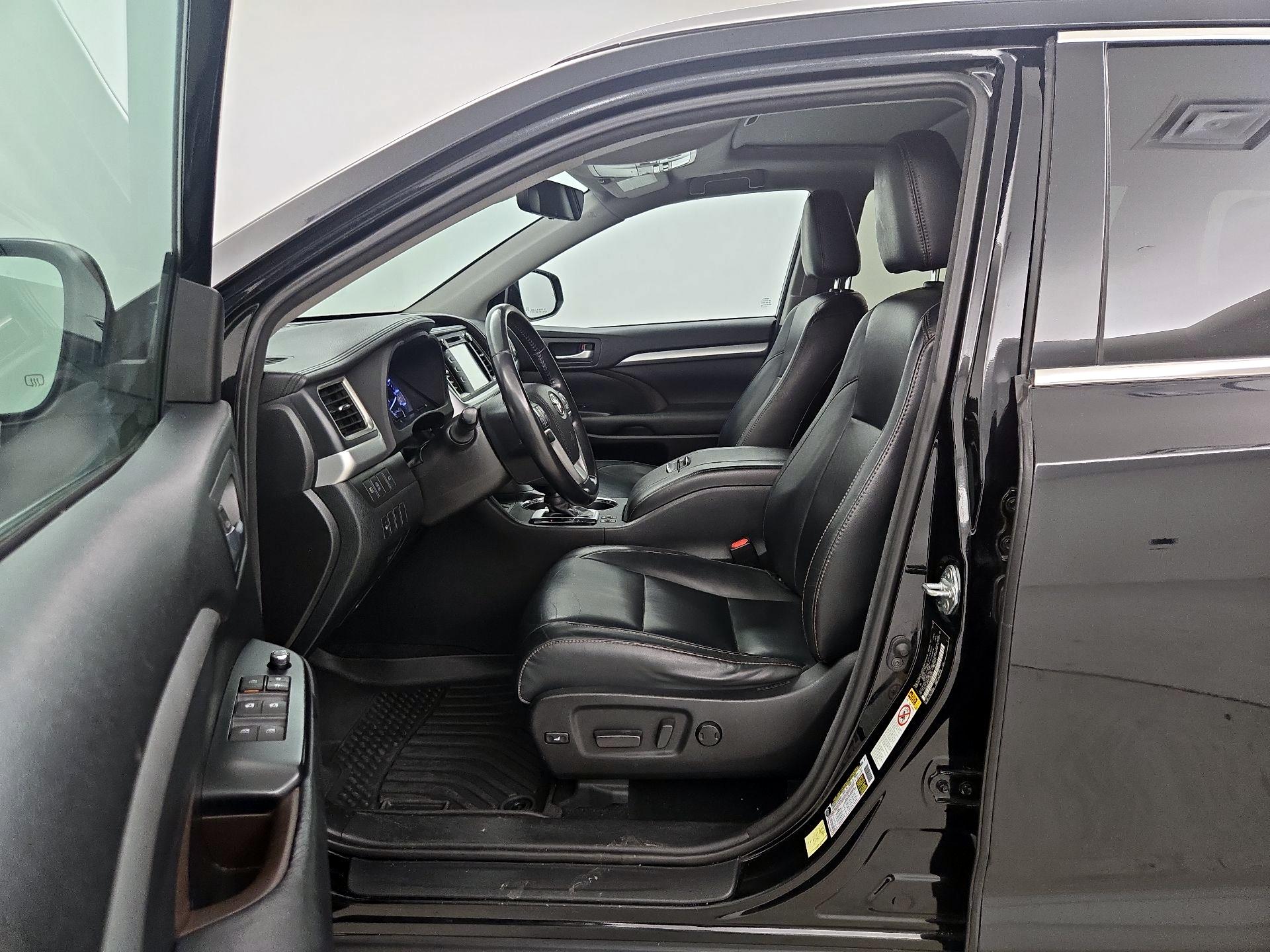 Thumbnail: 2018 Toyota Highlander - 11